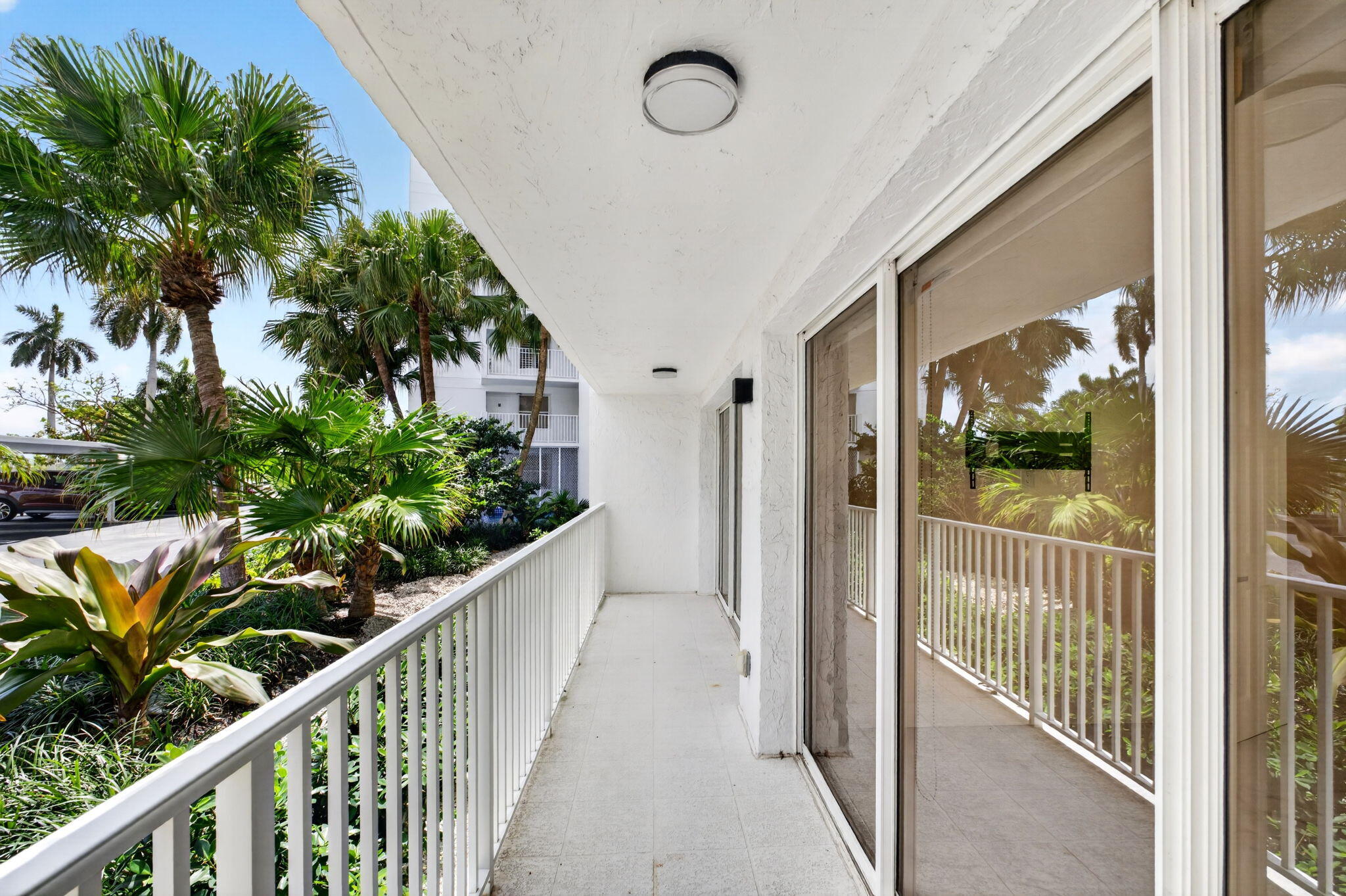 3901 S Flagler Drive 105
