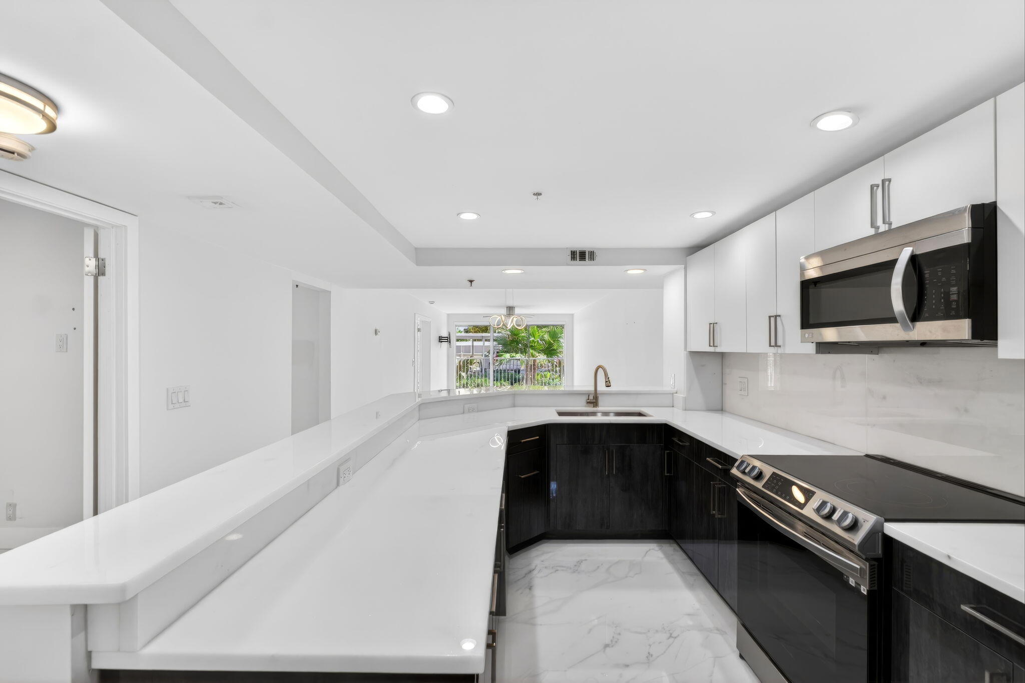 3901 S Flagler Drive 105