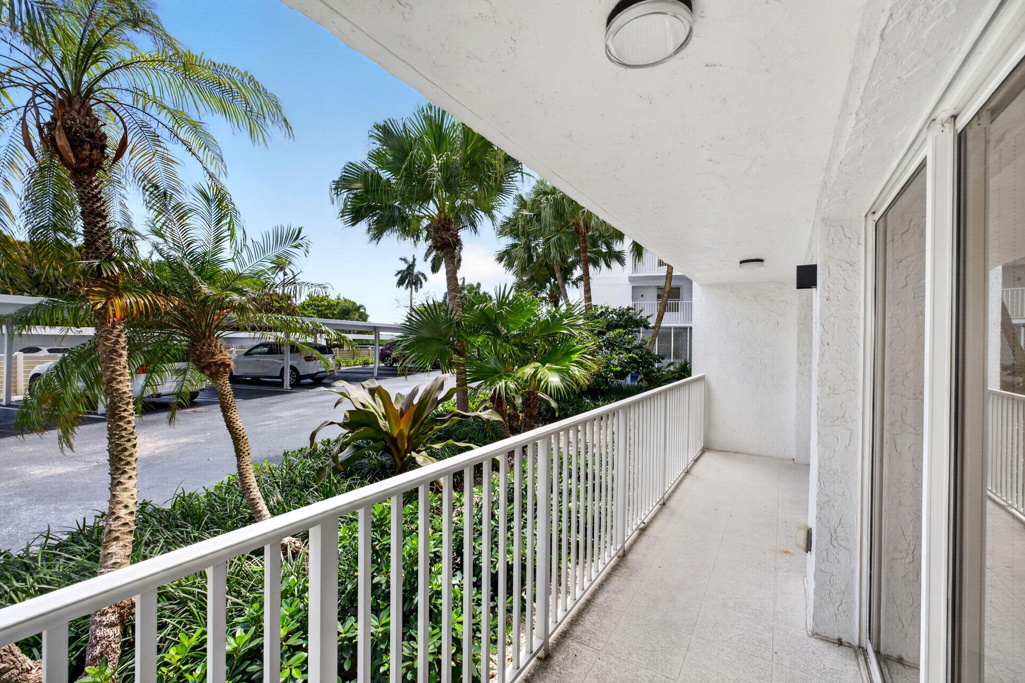 3901 S Flagler Drive 105