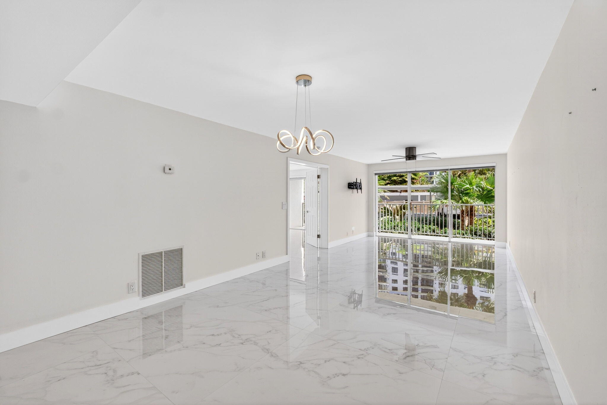 3901 S Flagler Drive 105