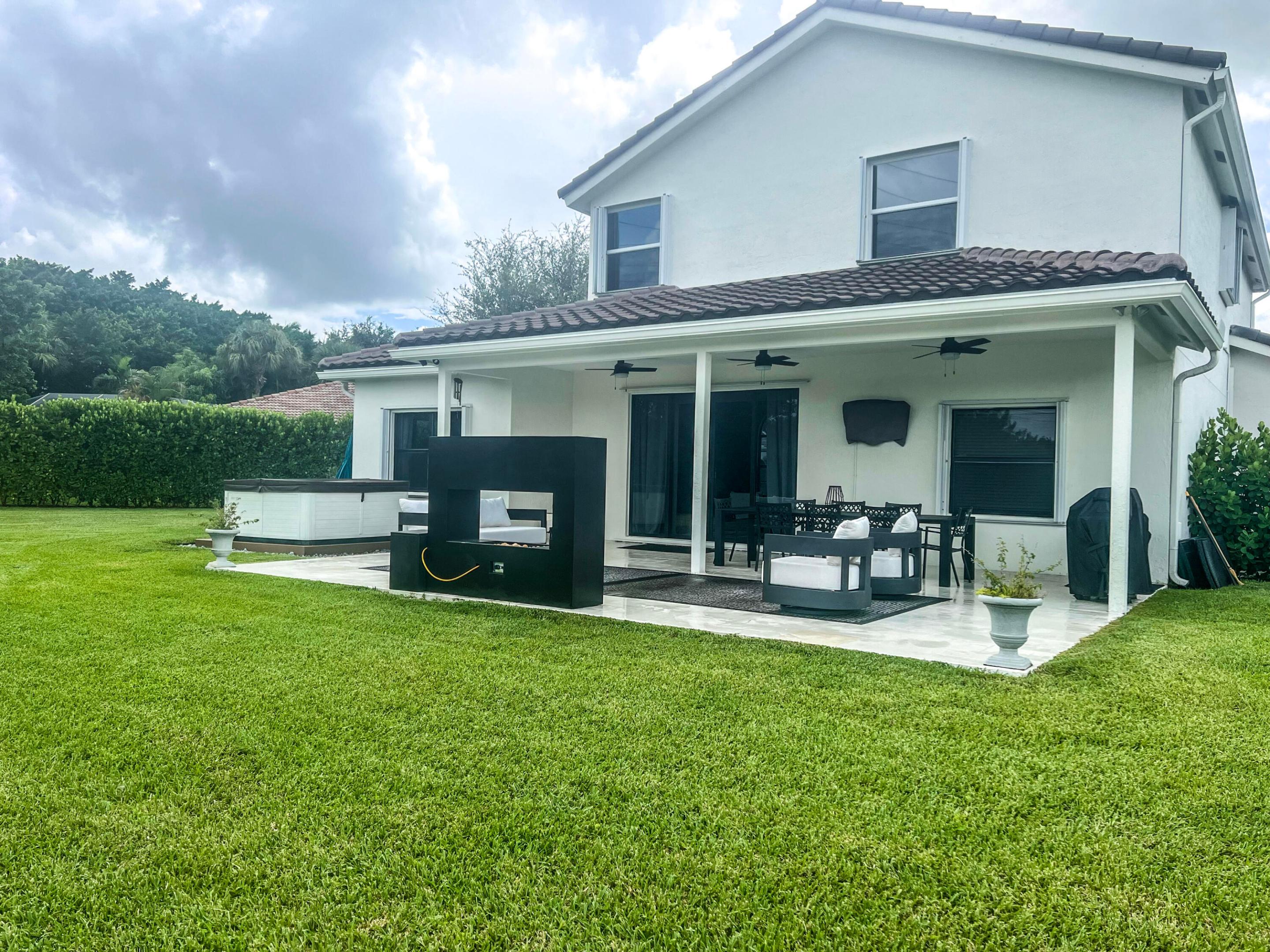 11137 Grandview Manor