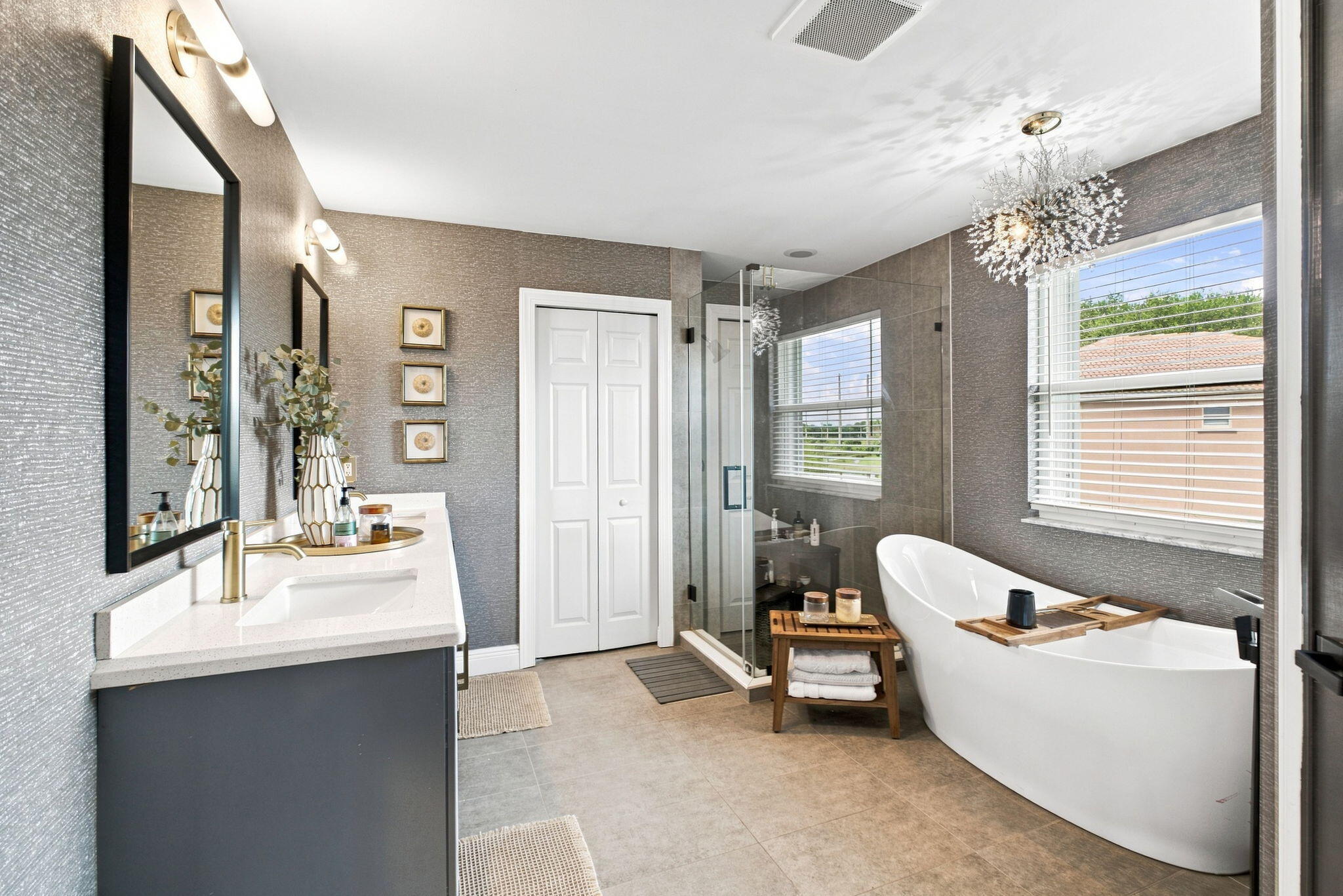 11137 Grandview Manor