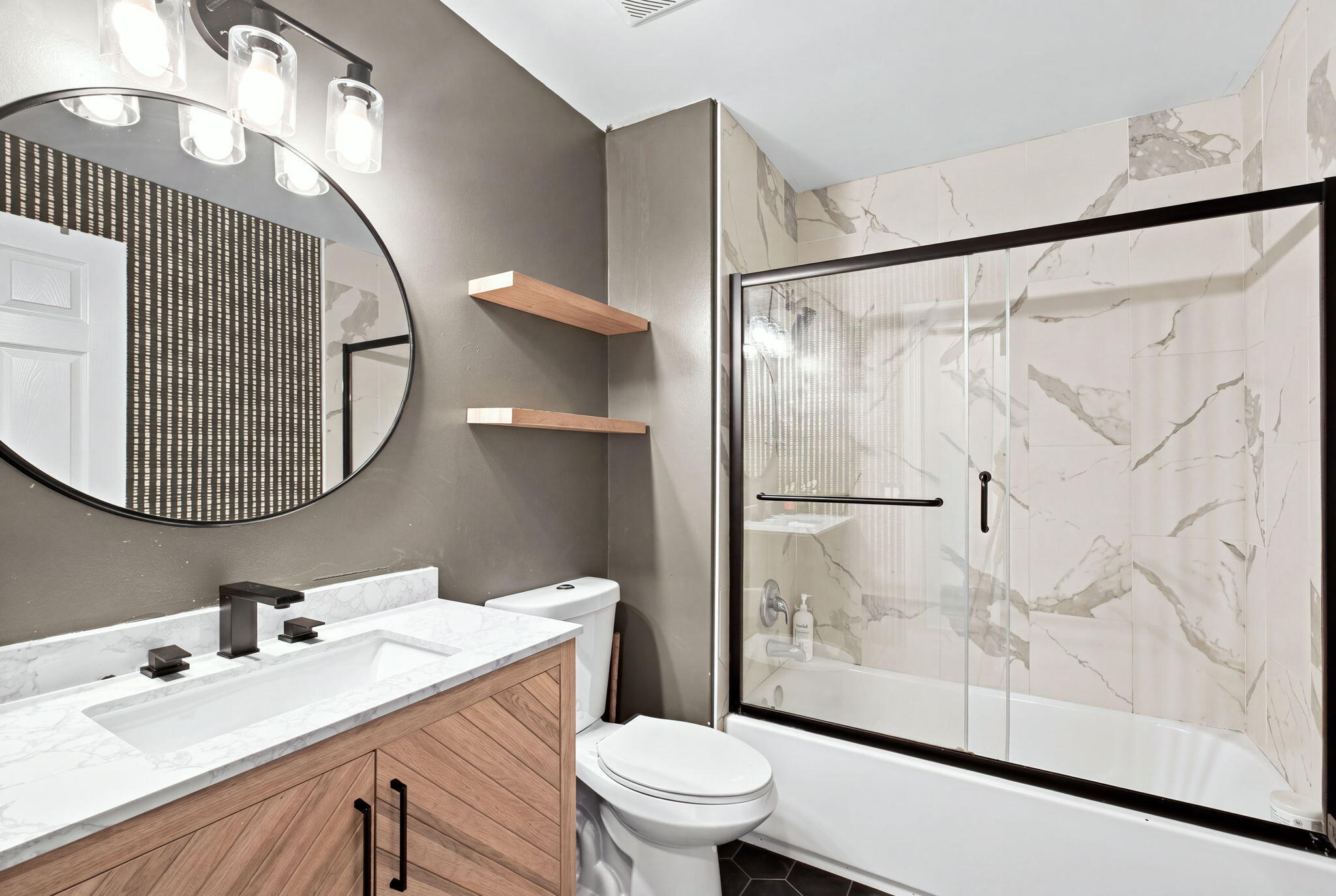 11137 Grandview Manor