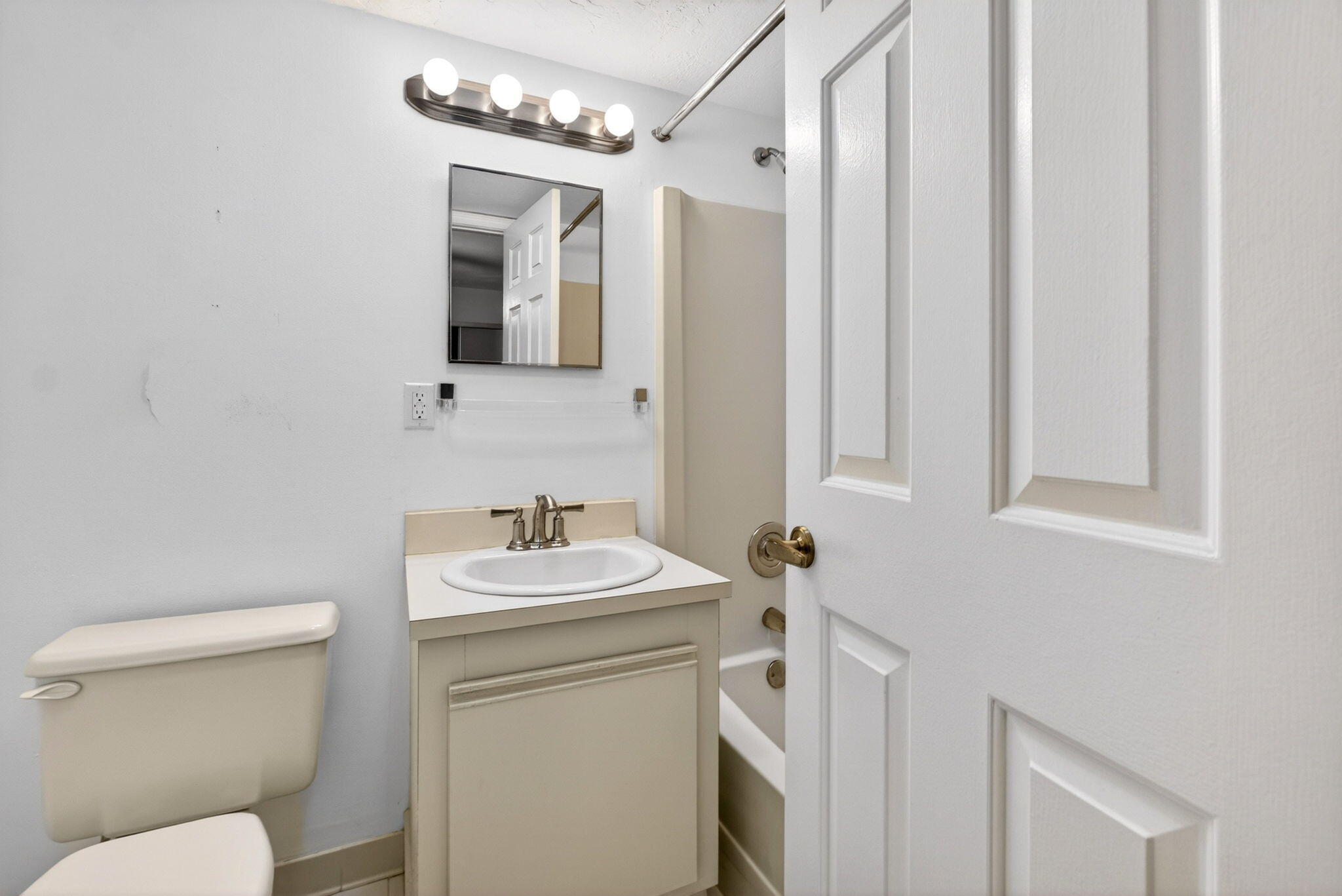 3901 S Flagler Drive 901