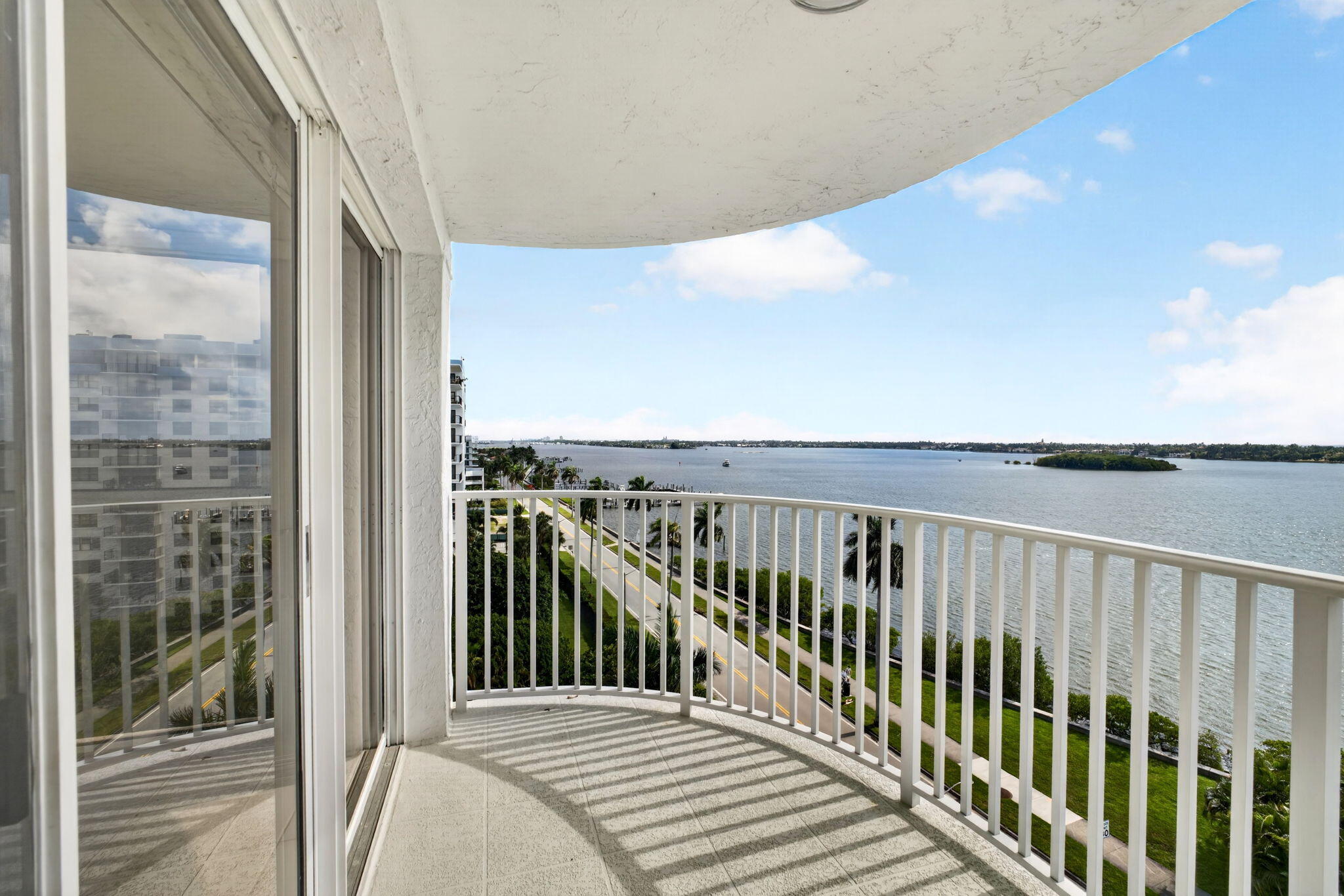 3901 S Flagler Drive 901