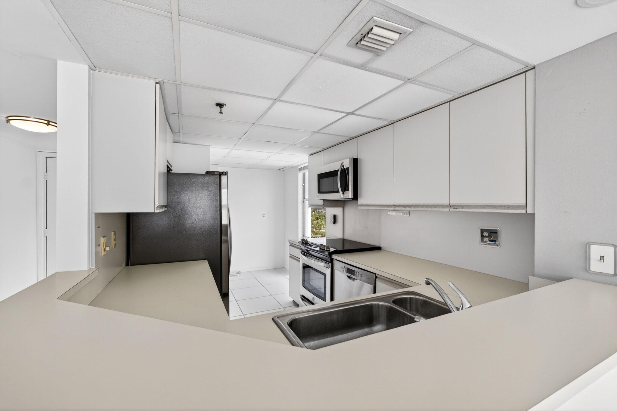 3901 S Flagler Drive 901