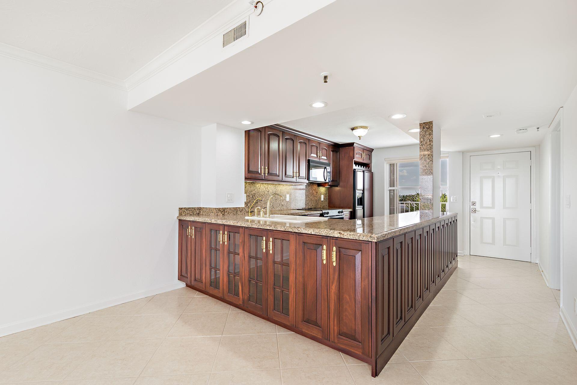 3901 S Flagler Drive 505