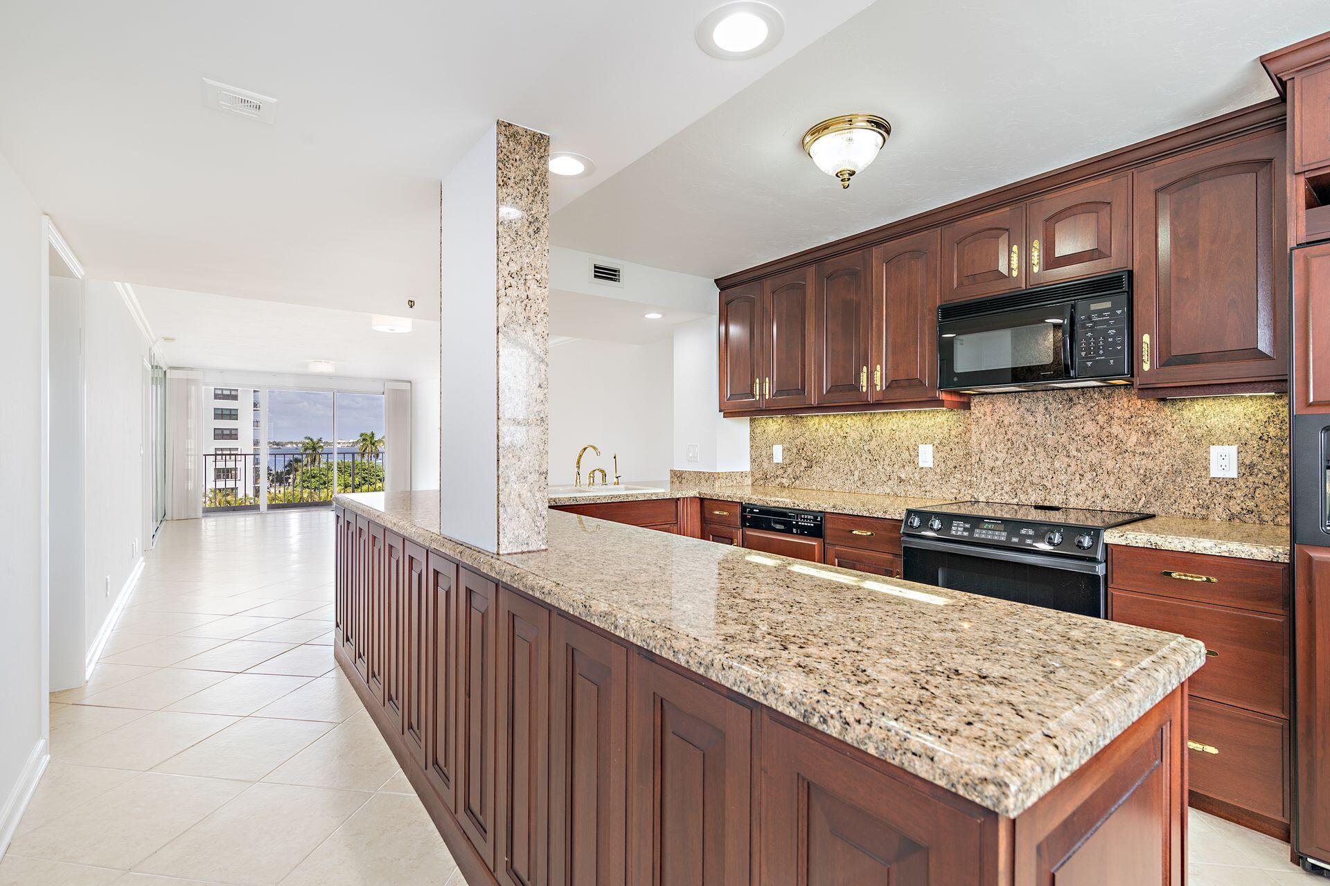 3901 S Flagler Drive 505