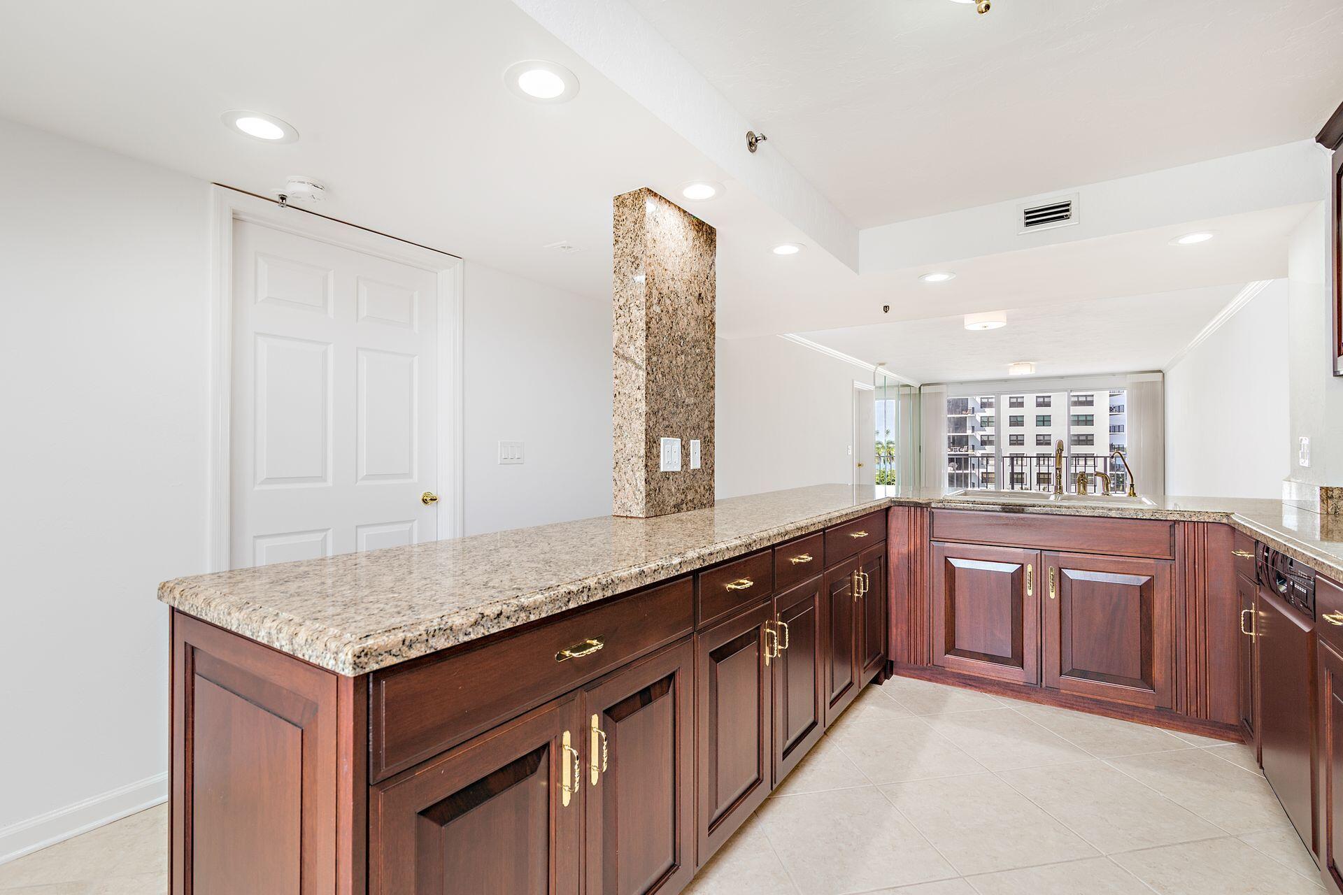 3901 S Flagler Drive 505