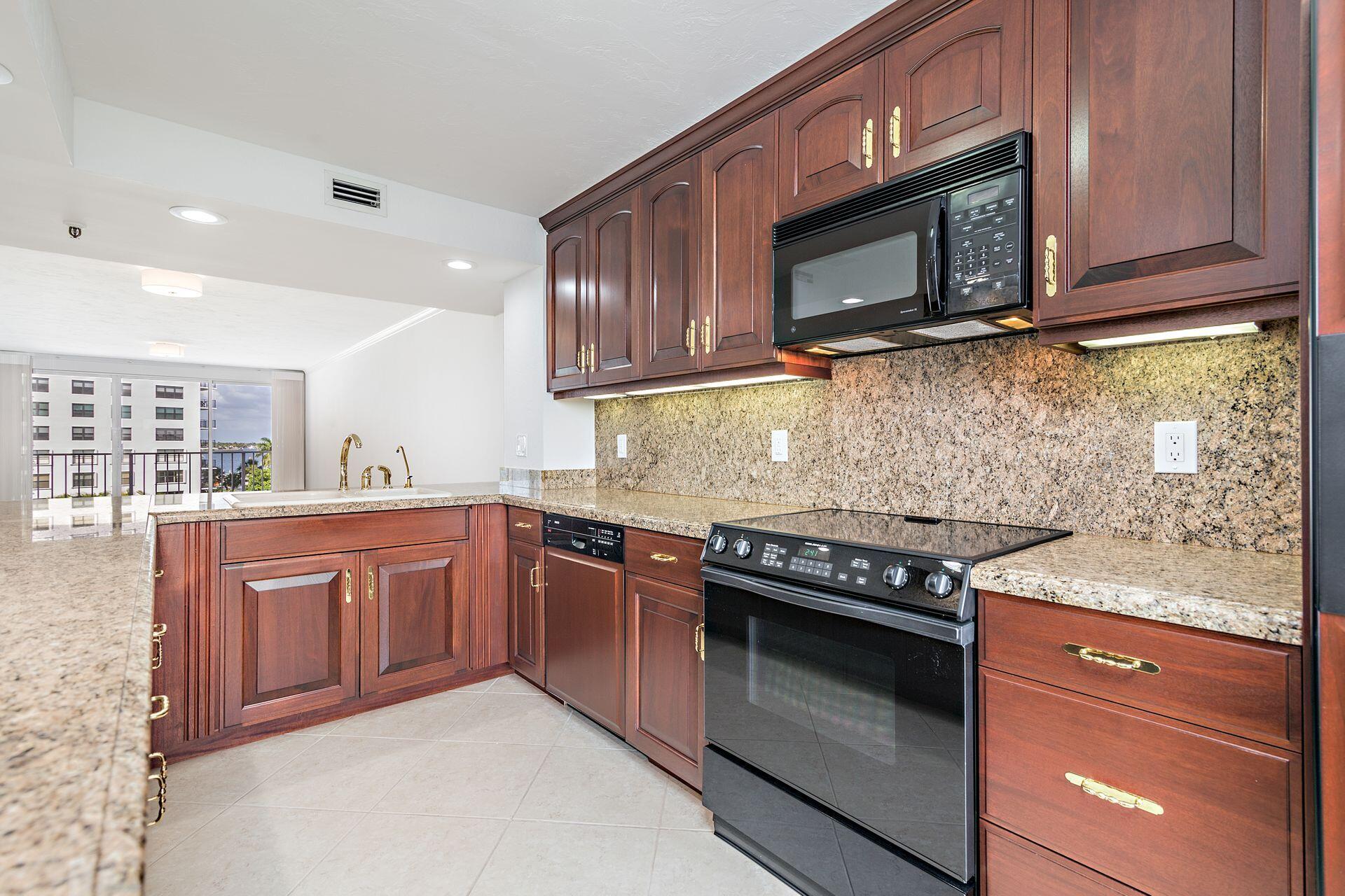 3901 S Flagler Drive 505