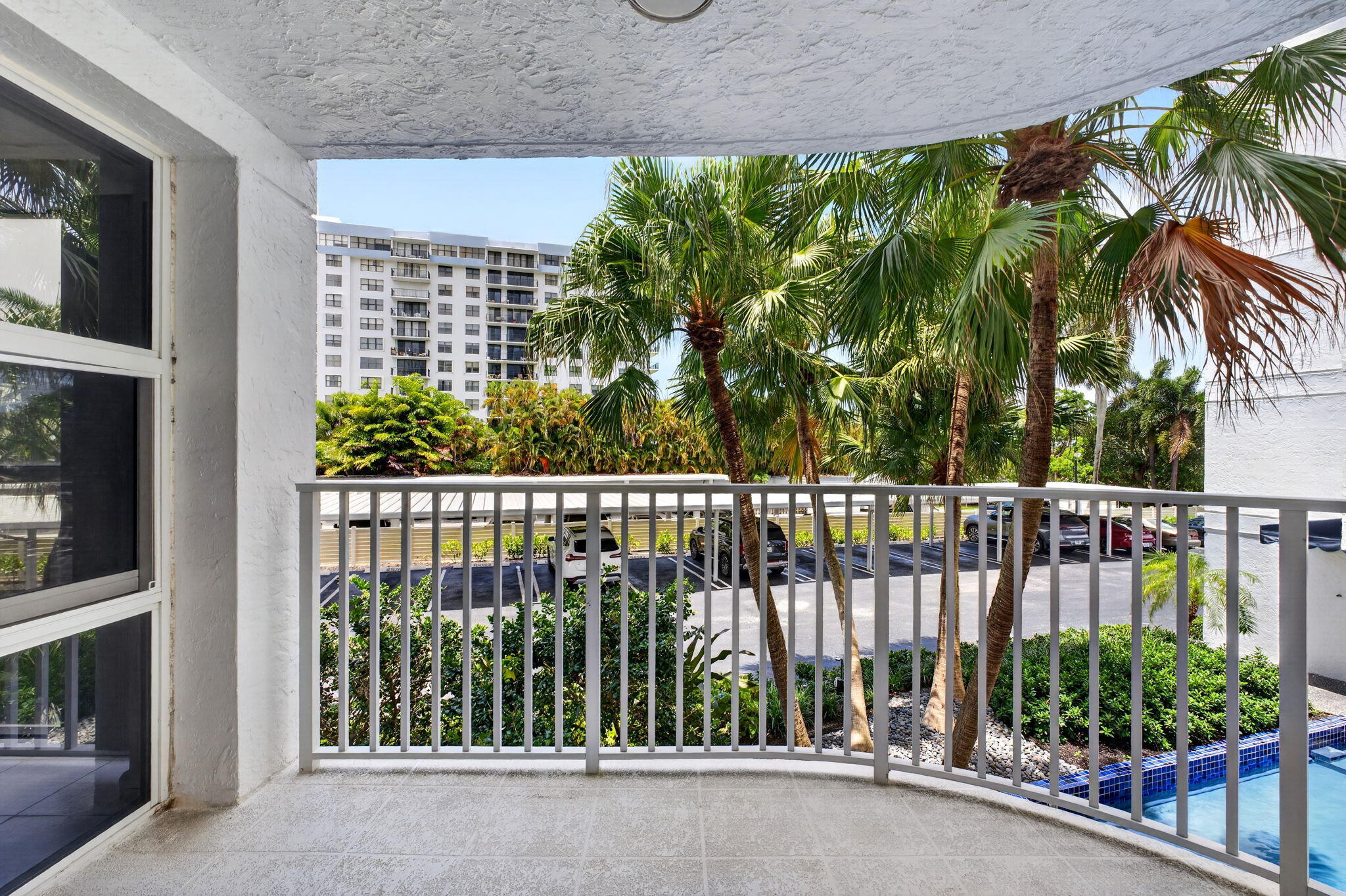 3901 S Flagler Drive 204