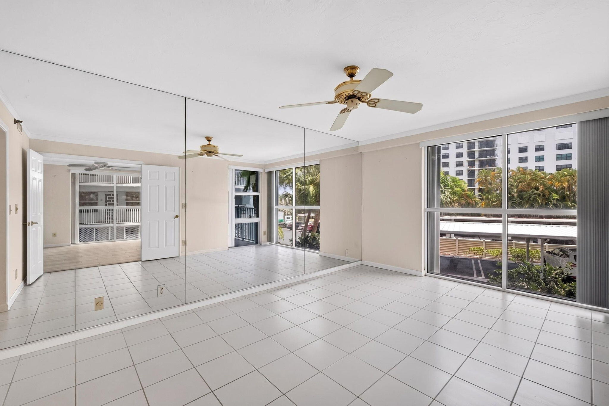 3901 S Flagler Drive 204