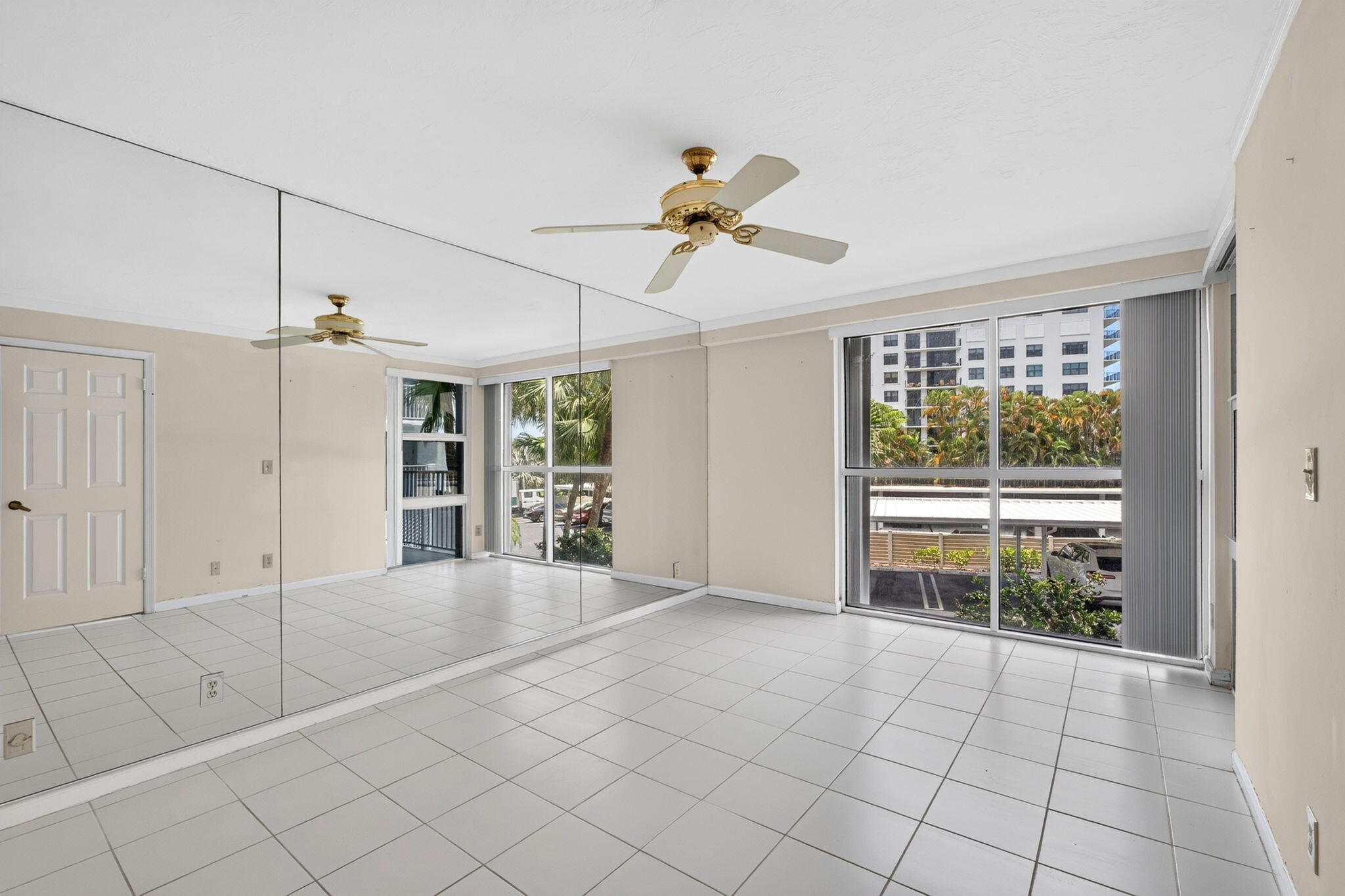 3901 S Flagler Drive 204