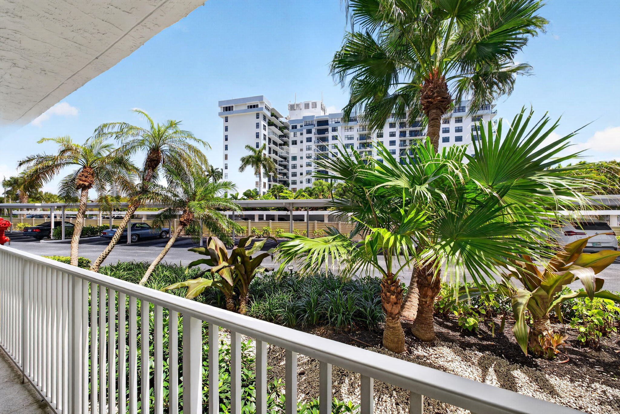 3901 S Flagler Drive 105