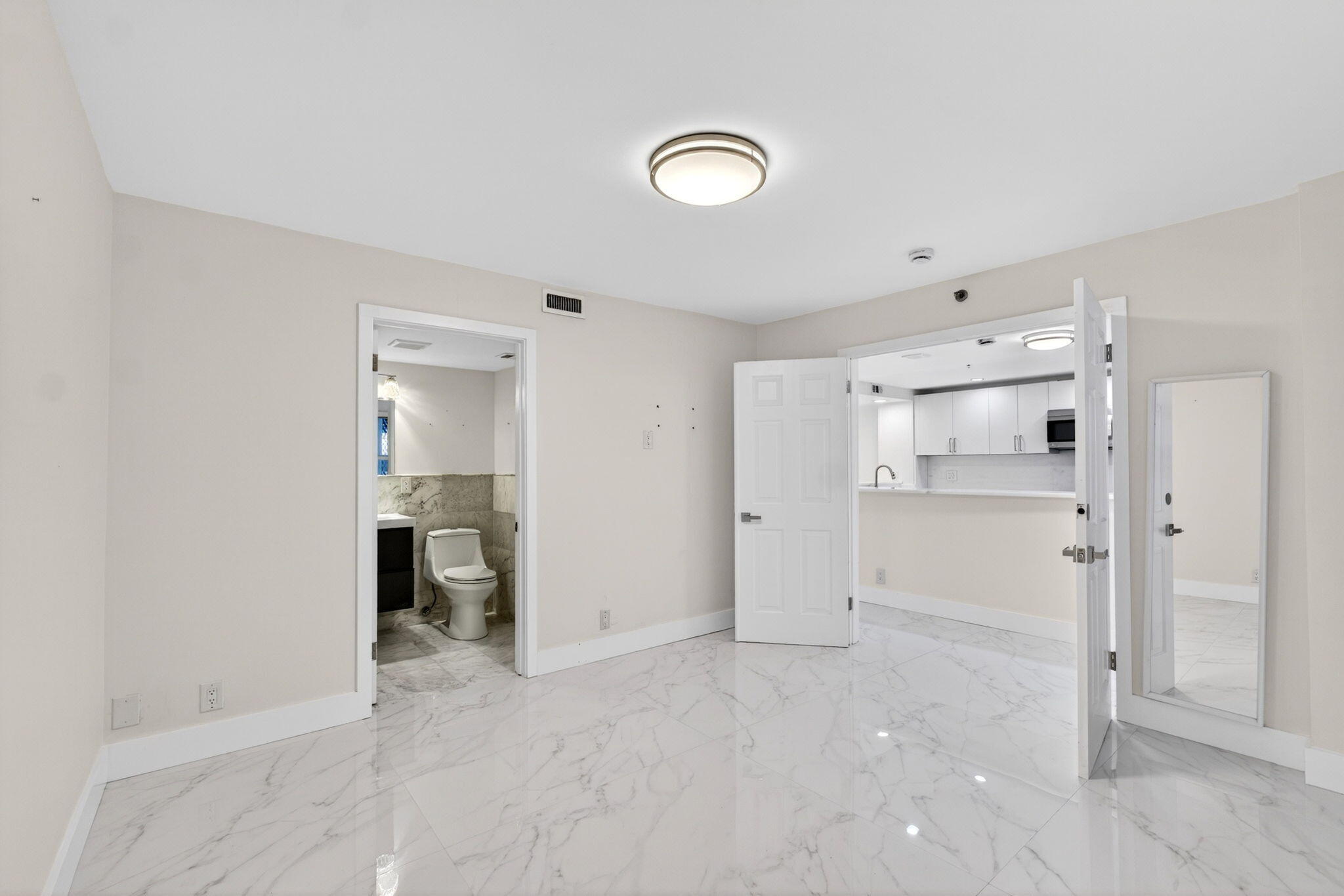 3901 S Flagler Drive 105