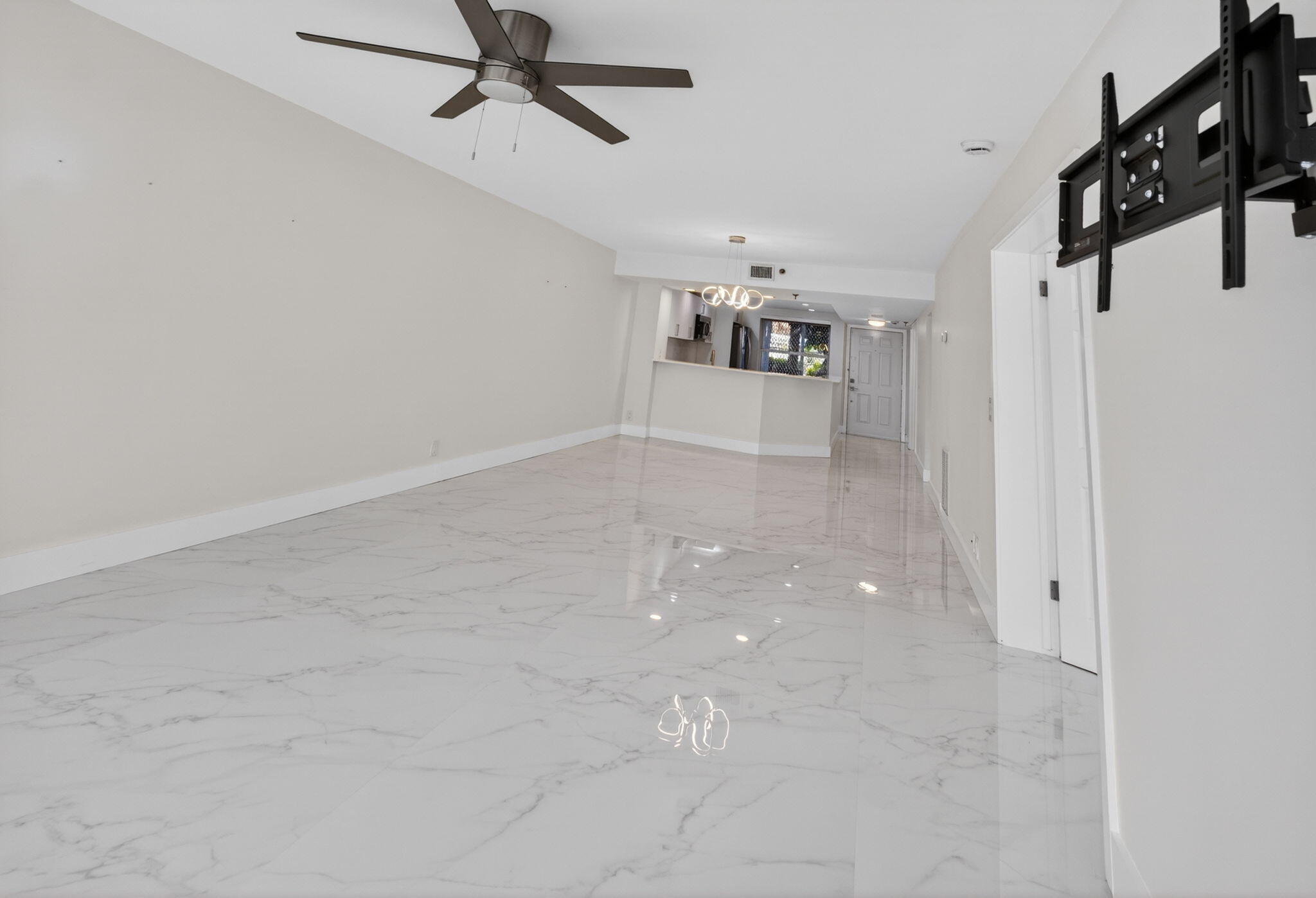 3901 S Flagler Drive 105