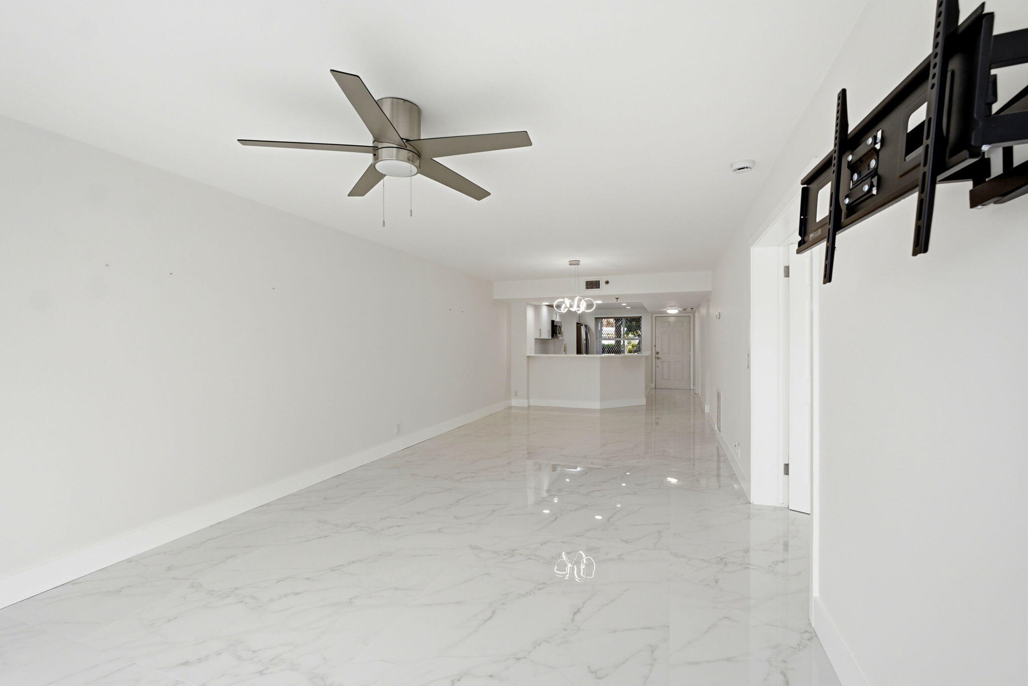 3901 S Flagler Drive 105