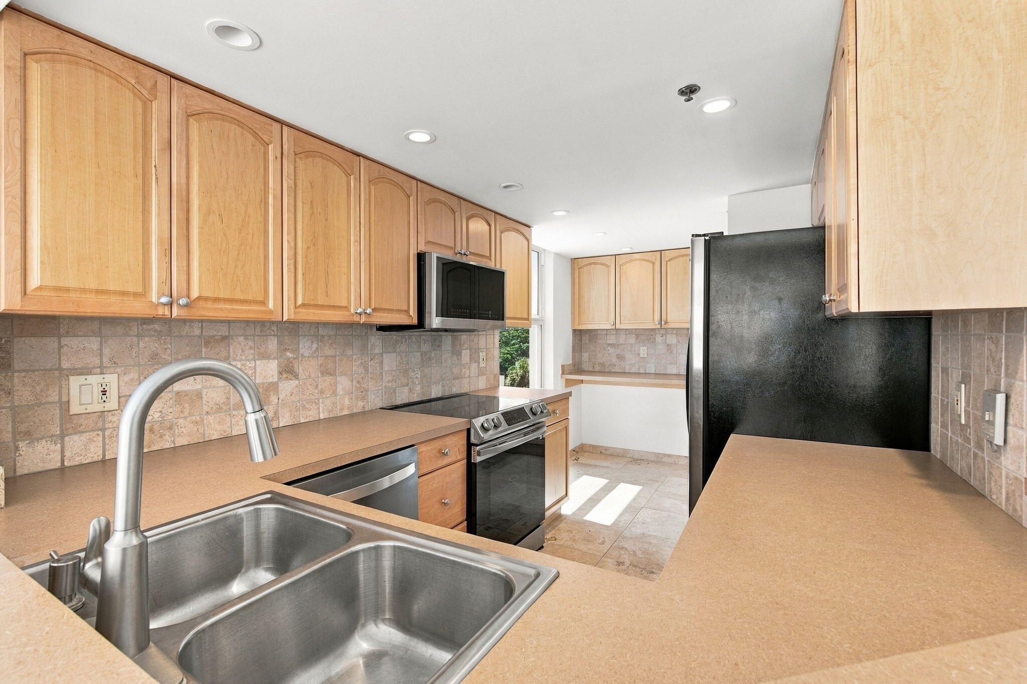 3901 S FLAGLER Drive 403