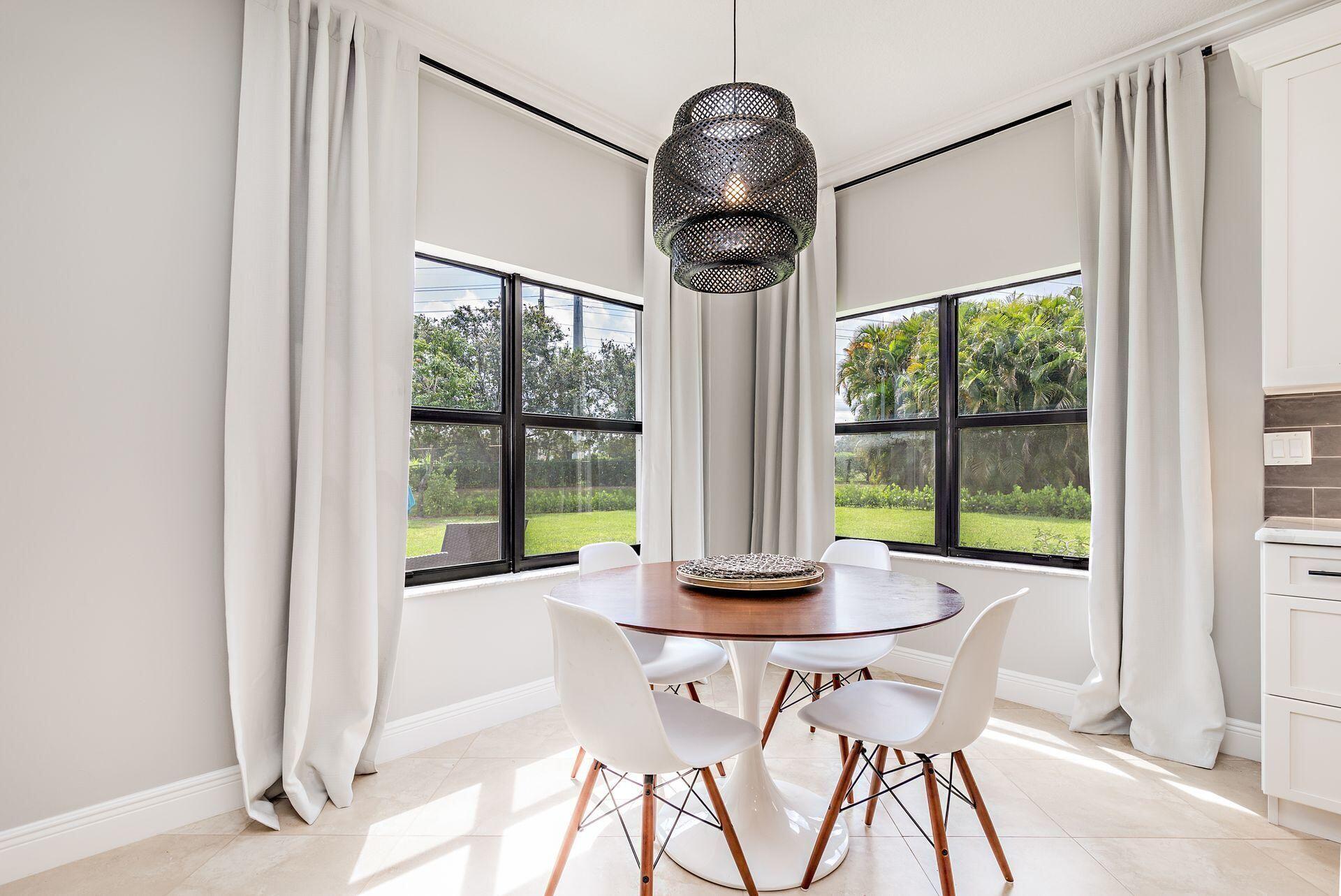 11137 Grandview Mnr Manor