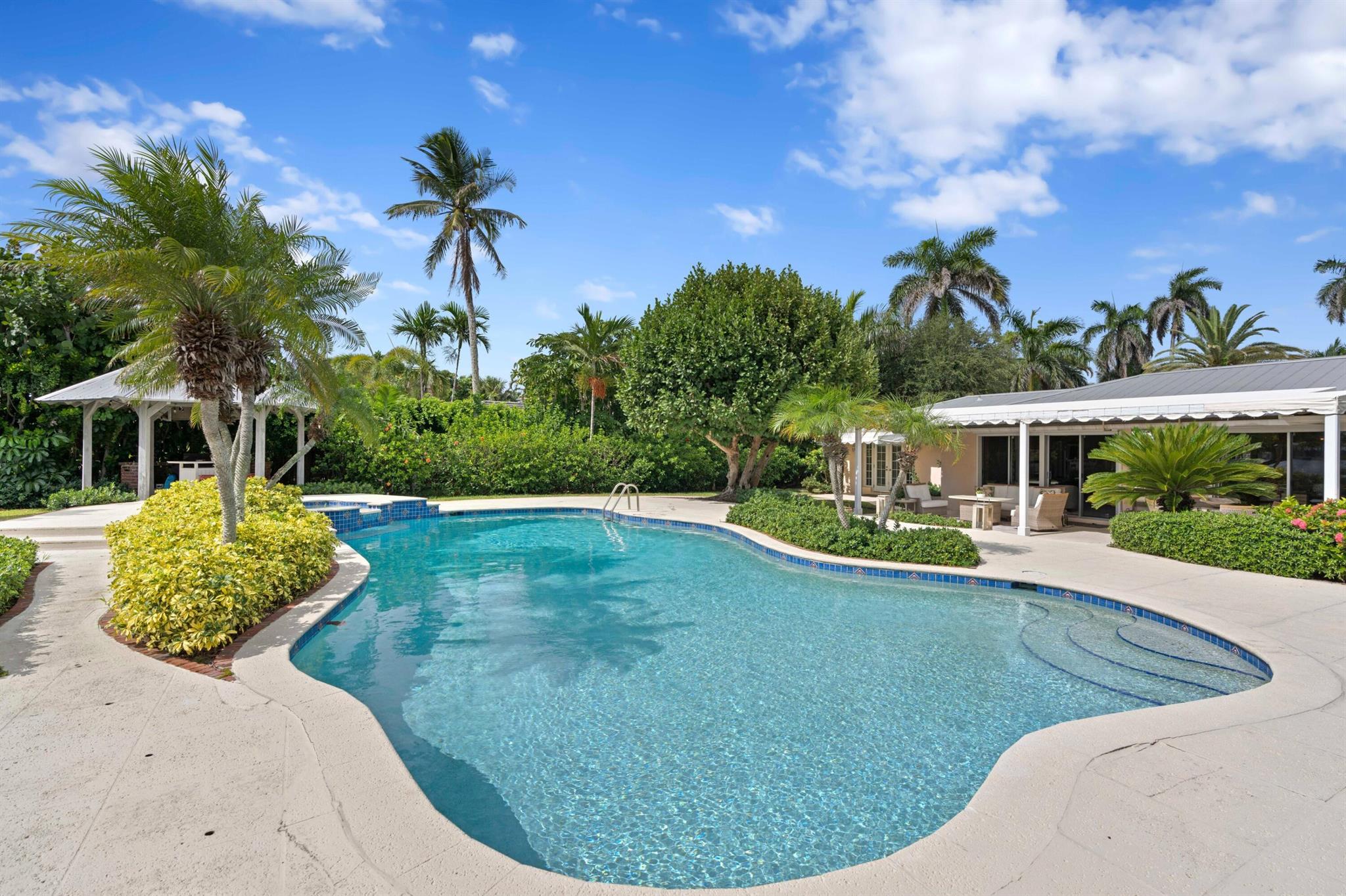 2916 Washington Road