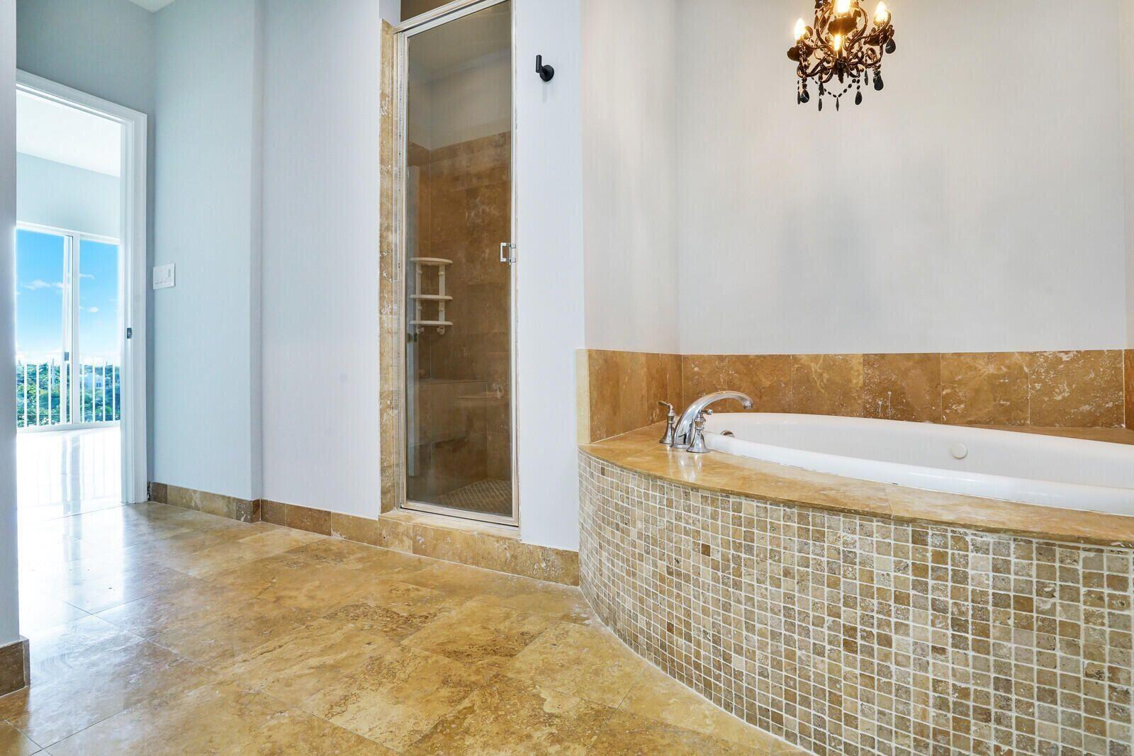 3940 N Flagler Drive 402