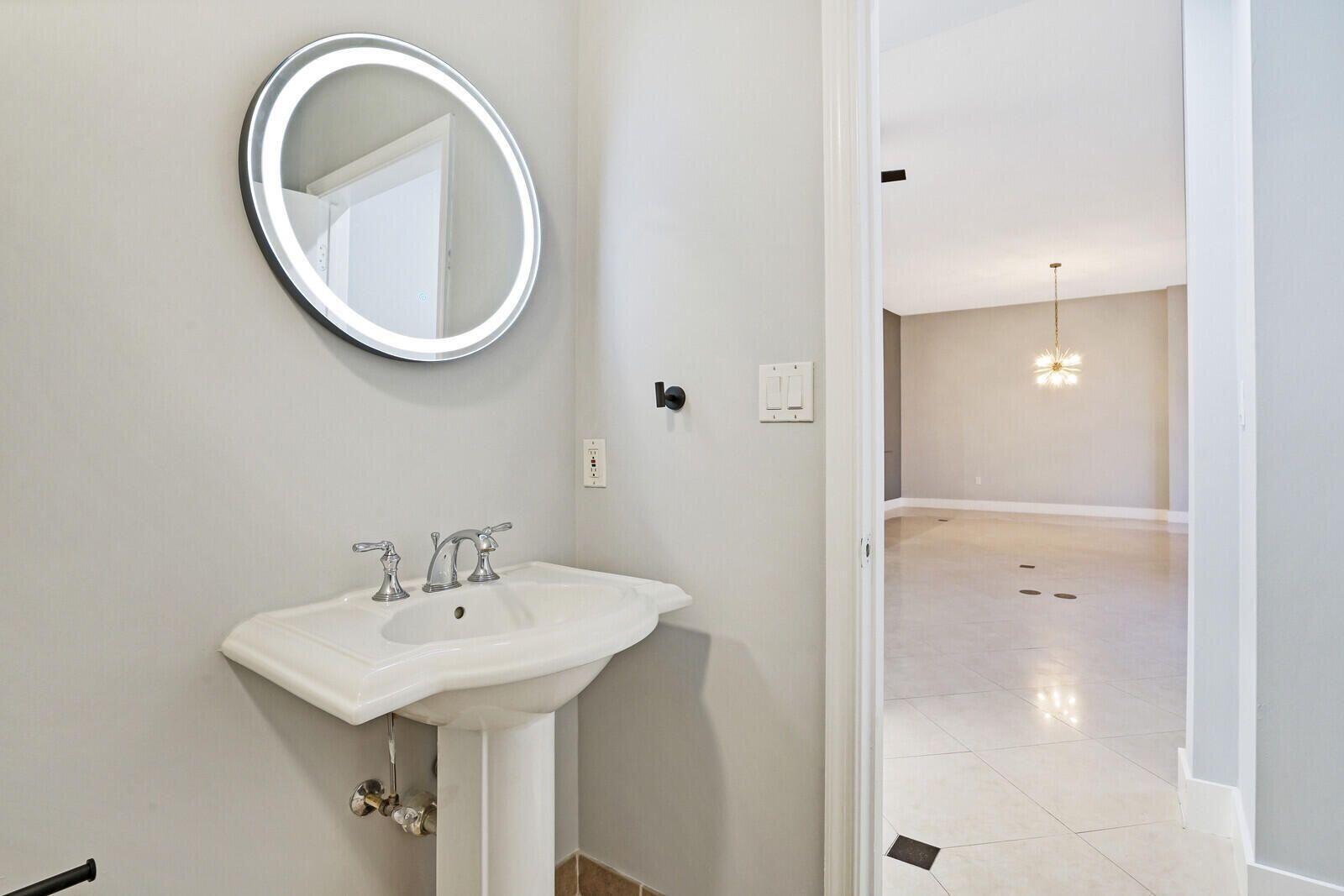 3940 N Flagler Drive 402
