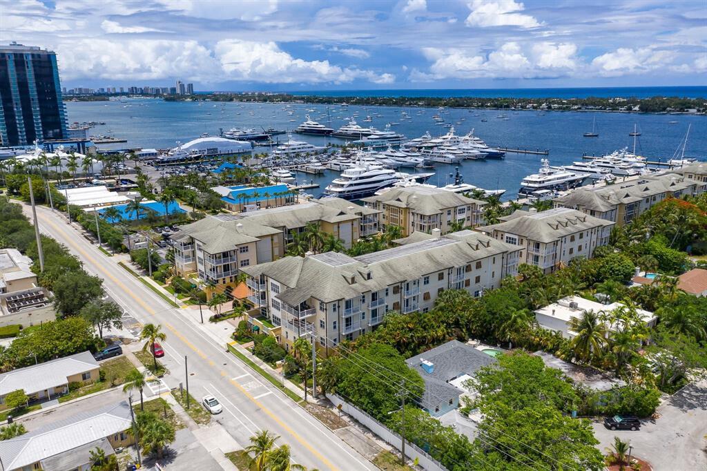 3960 N Flagler Drive 305