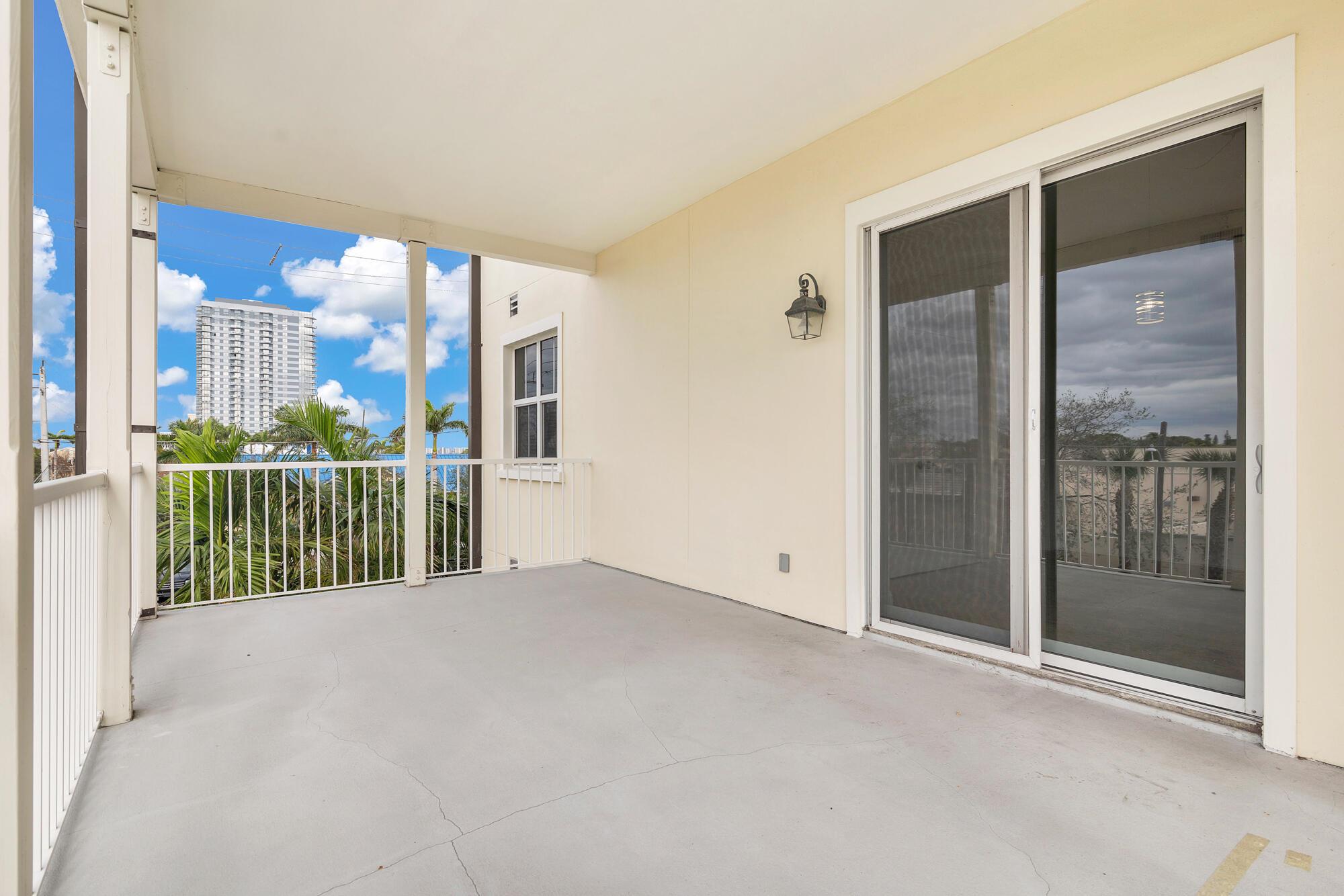 3960 N Flagler Drive 305