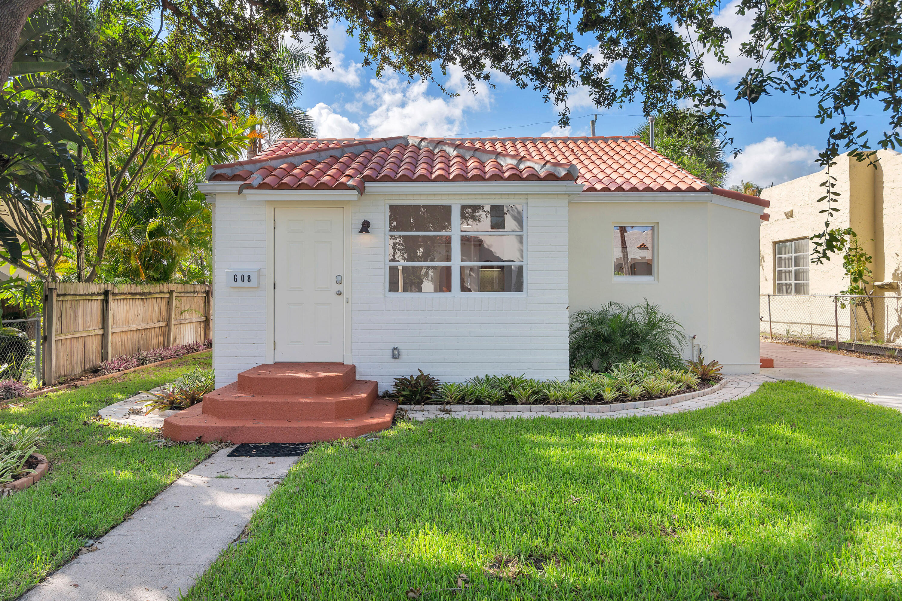 608 Sunset Road