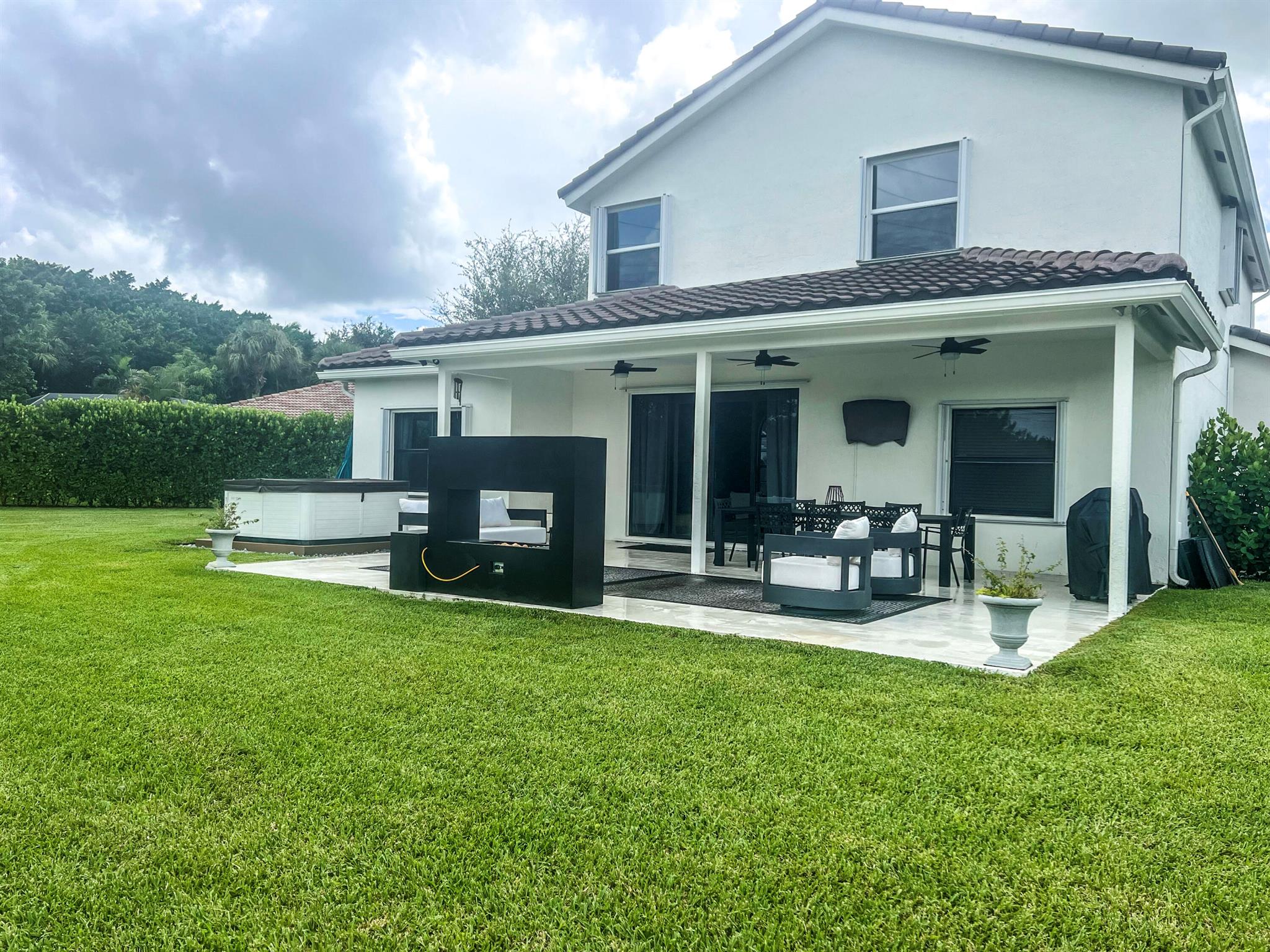 11137 Grandview Manor
