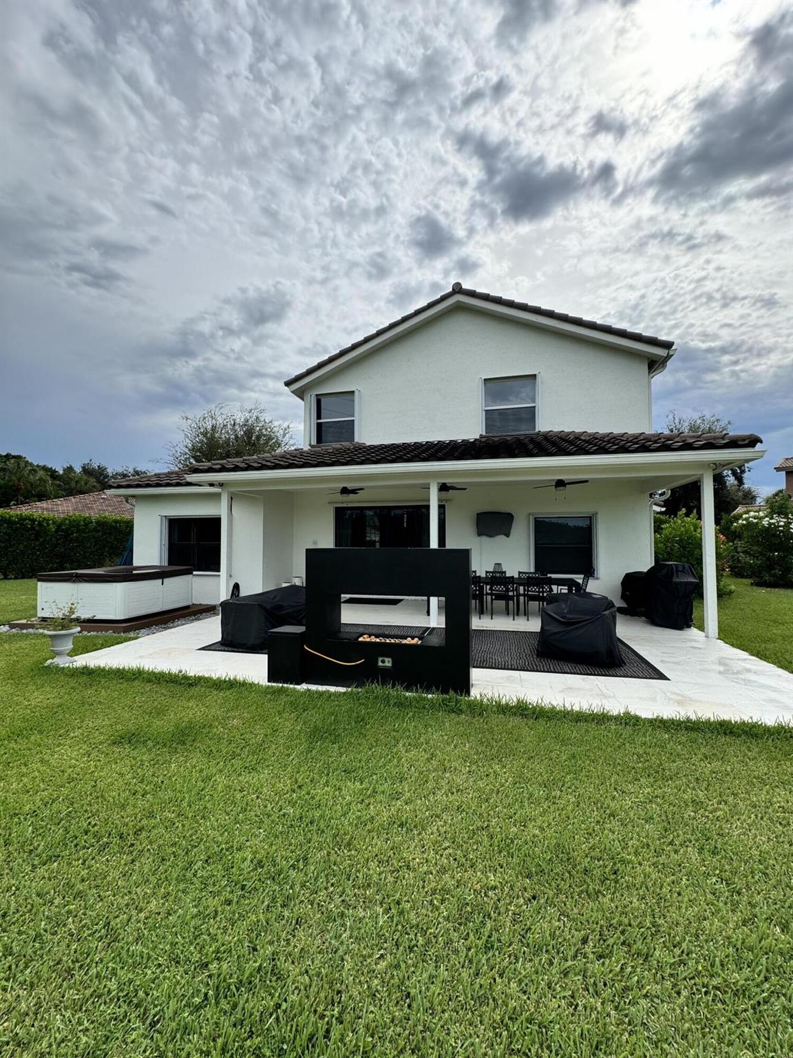11137 Grandview Manor
