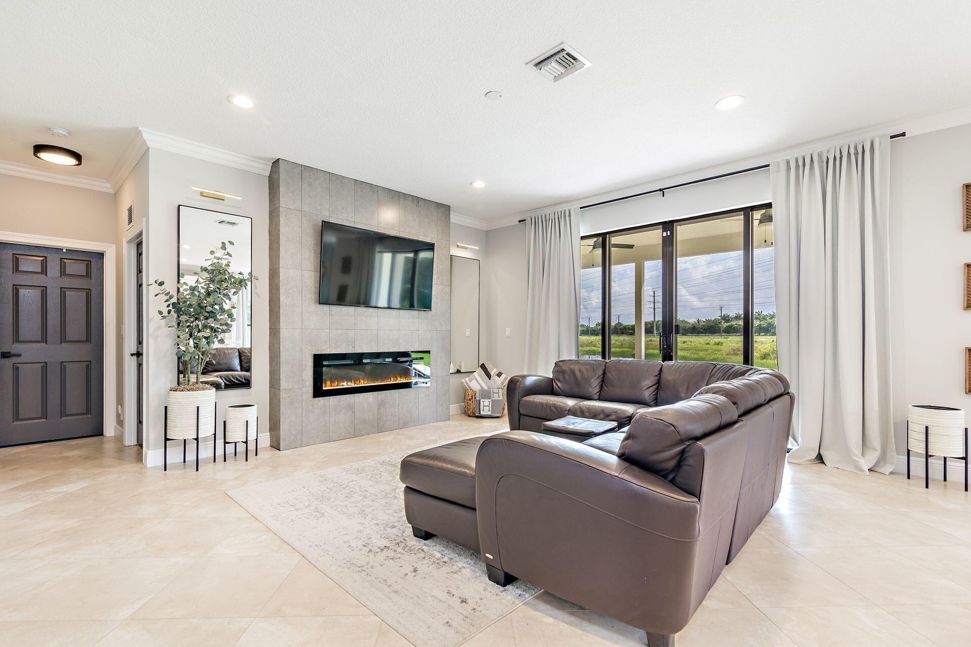 11137 Grandview Manor