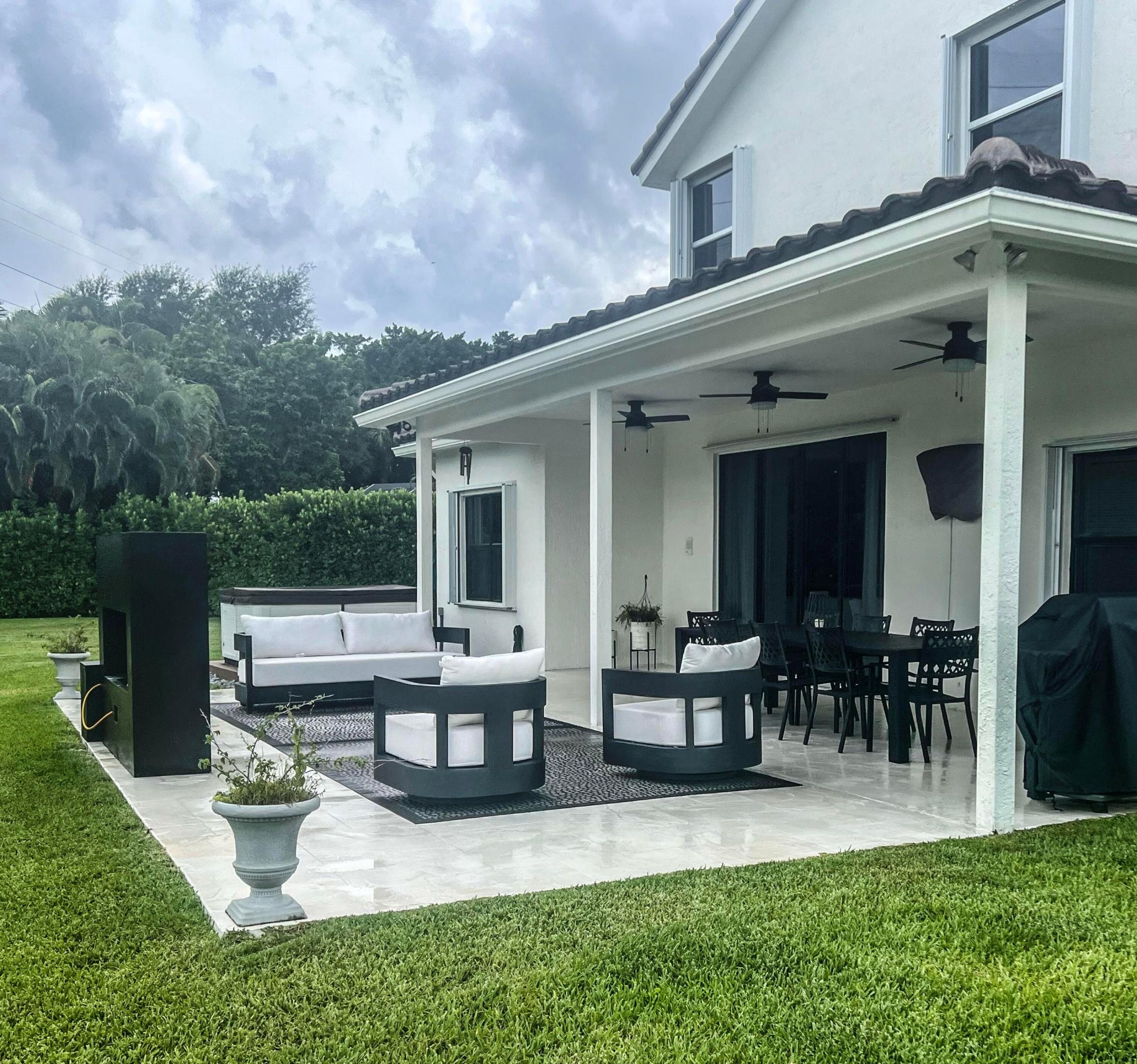 11137 Grandview Manor