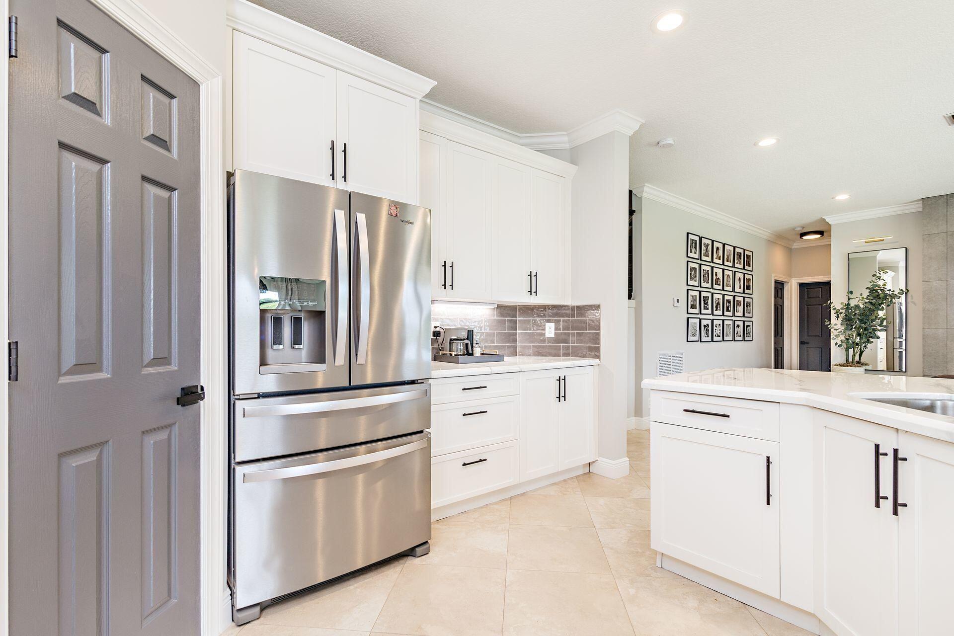 11137 Grandview Manor
