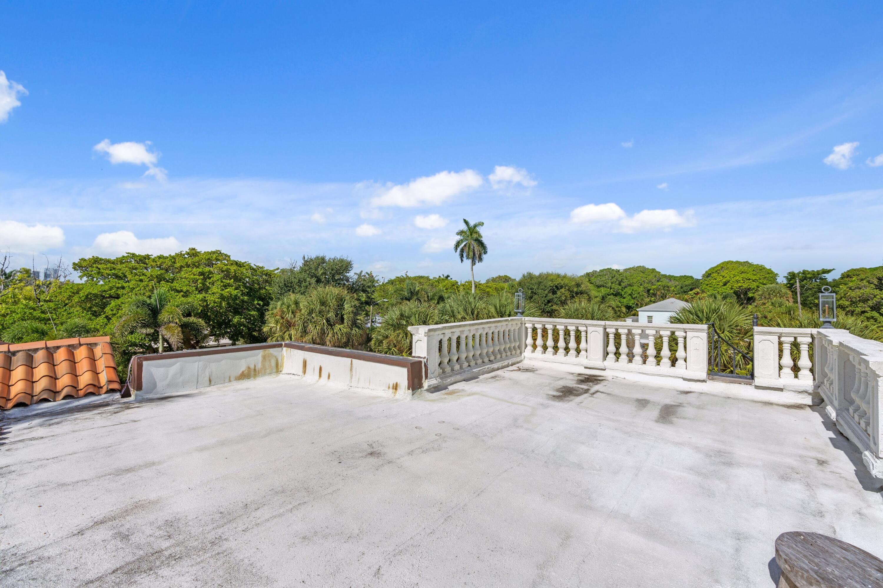 3201 N Flagler Drive