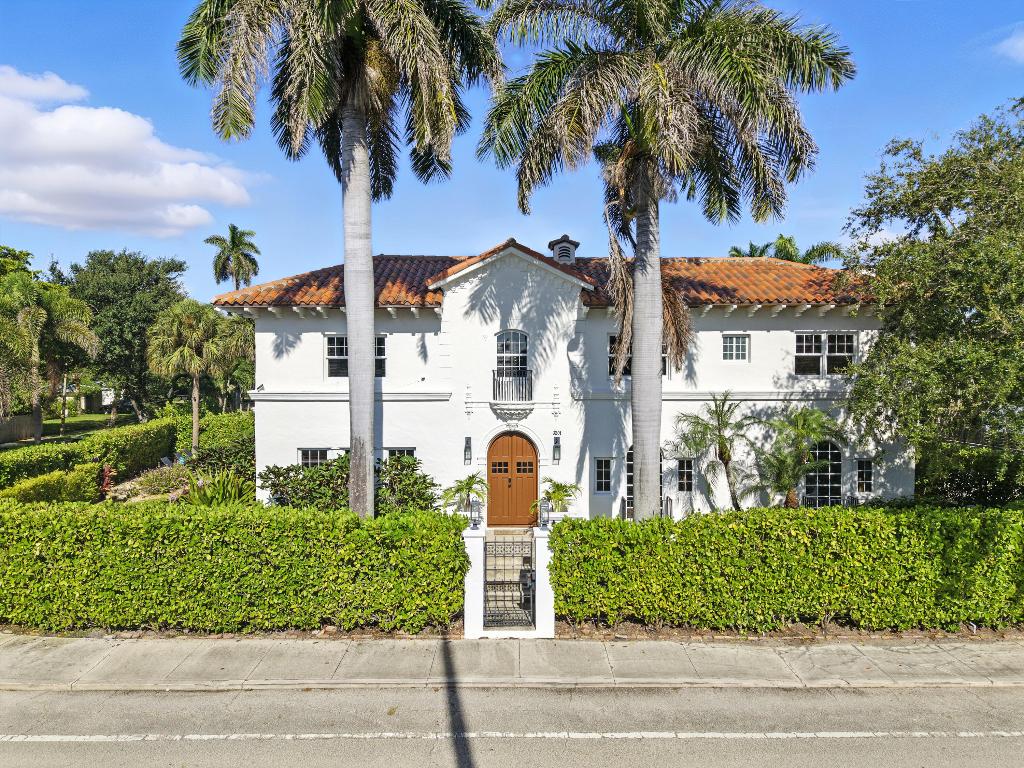 3201 N Flagler Drive