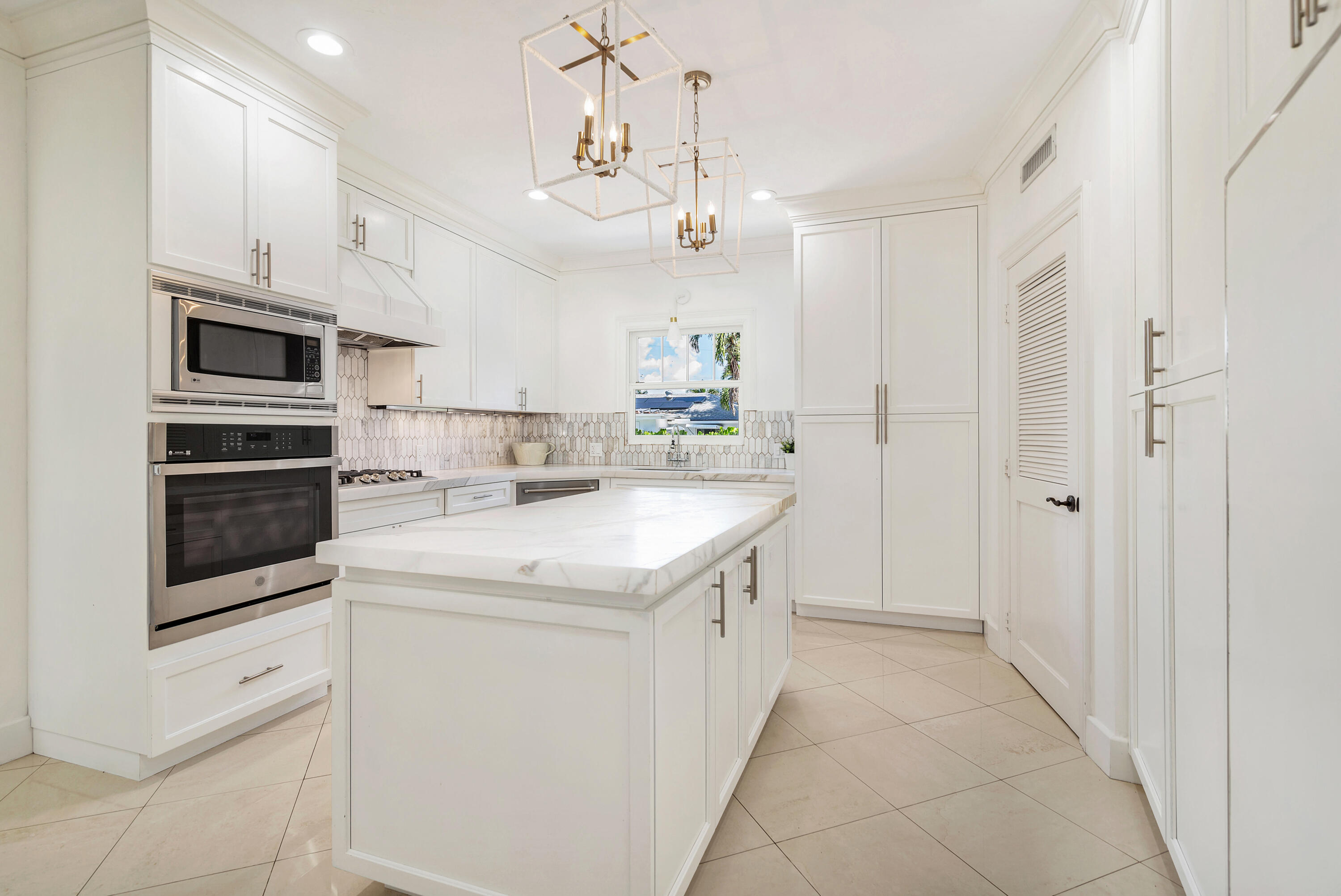 3201 N Flagler Drive