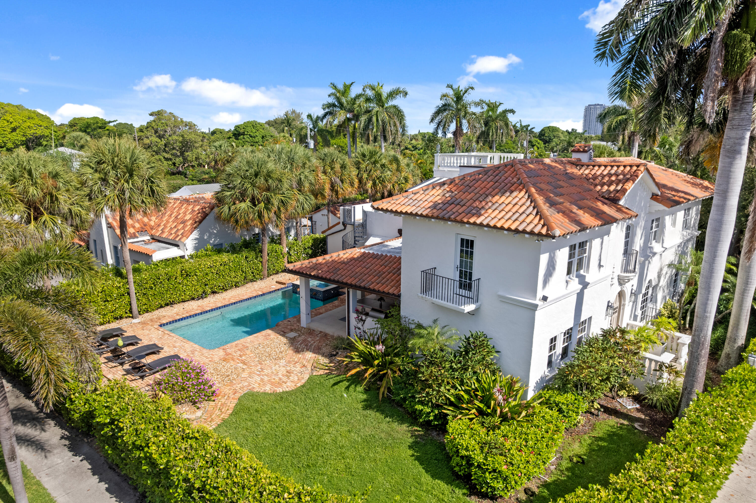 3201 N Flagler Drive