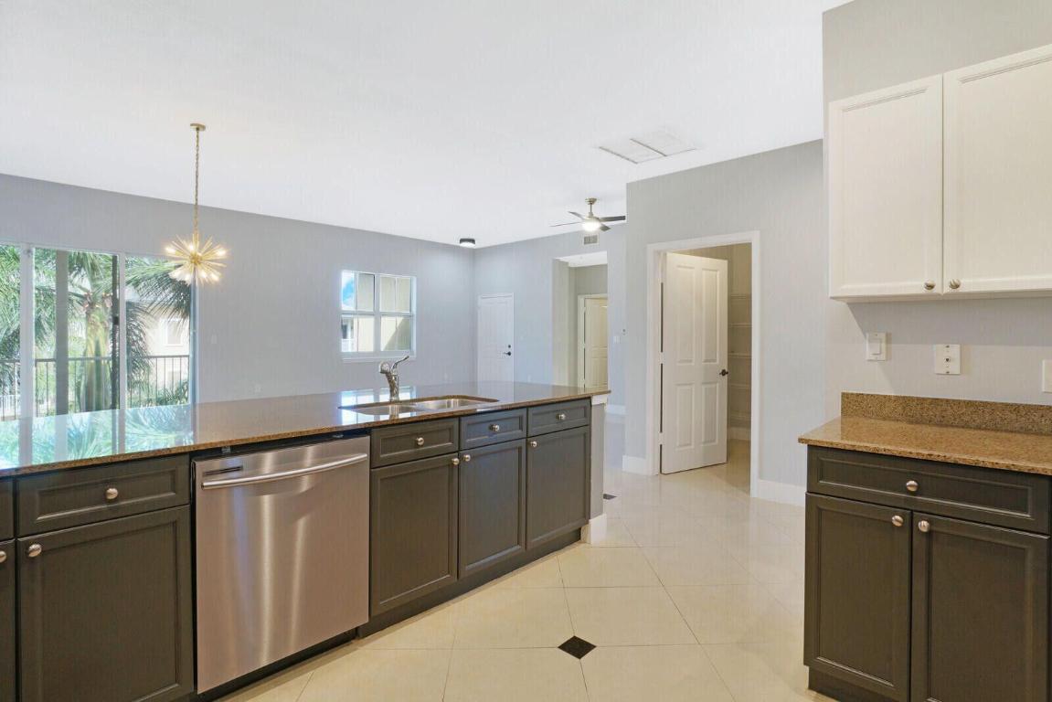 3940 N Flagler Drive 402