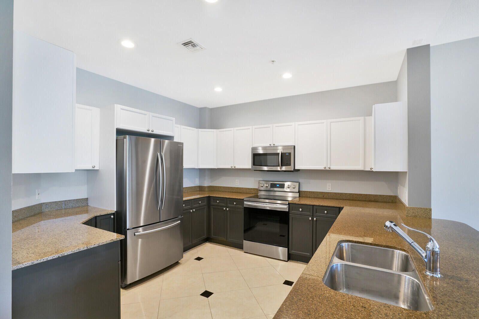 3940 N Flagler Drive 402