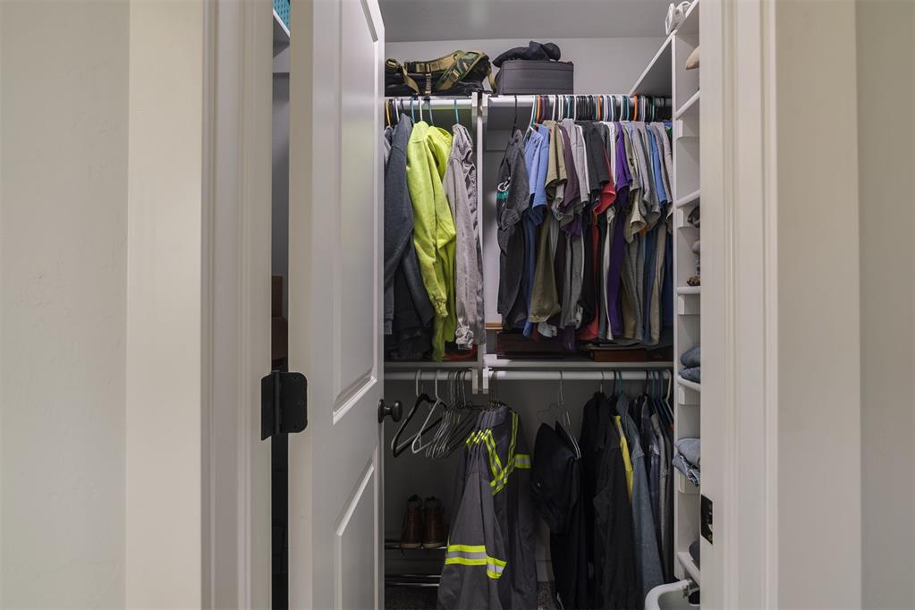 2000 Loyal Roots Circle