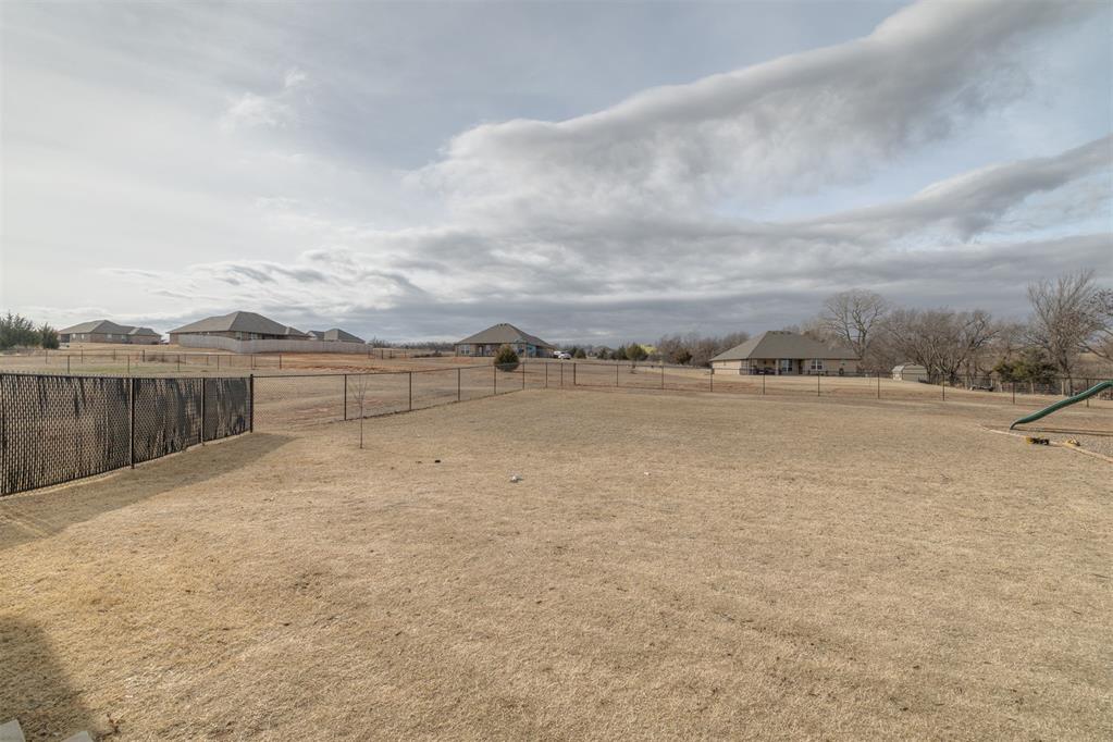 2000 Loyal Roots Circle