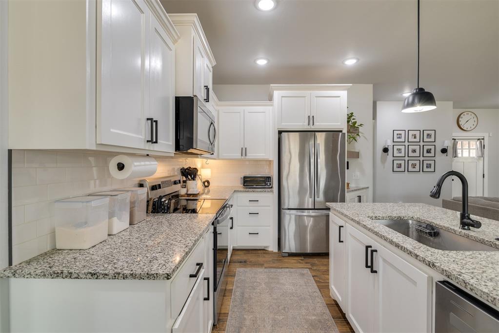 2000 Loyal Roots Circle