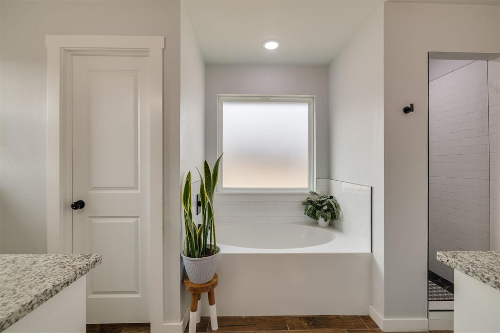 2000 Loyal Roots Circle