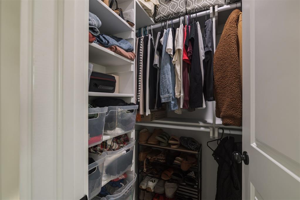 2000 Loyal Roots Circle