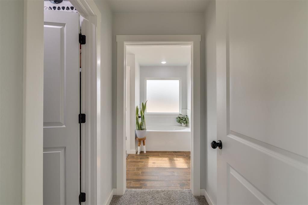 2000 Loyal Roots Circle