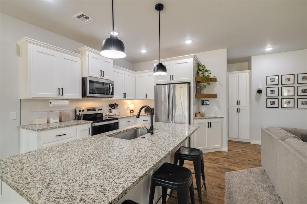 2000 Loyal Roots Circle