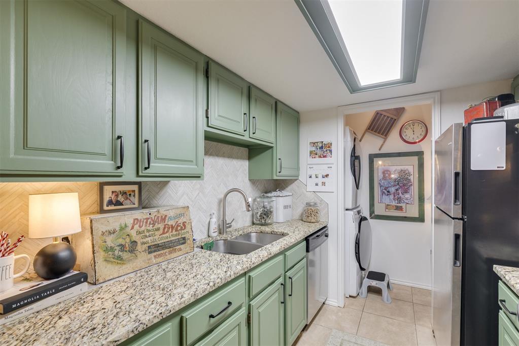 3003 River Oaks Drive Unit: 120
