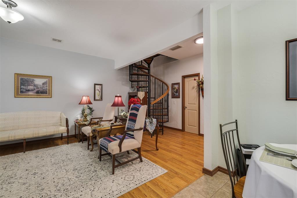 1812 Alameda Street Unit: 222