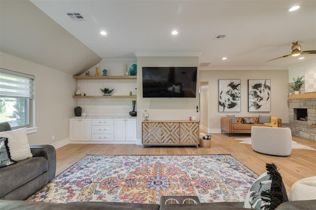 2503 Walnut Road